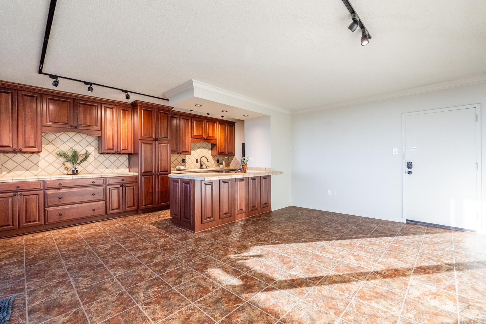 700 E 9th 6D Street Unit: 6D