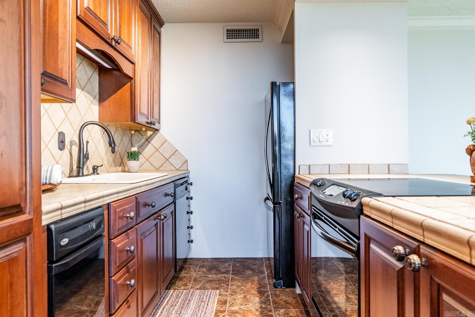 700 E 9th 6D Street Unit: 6D