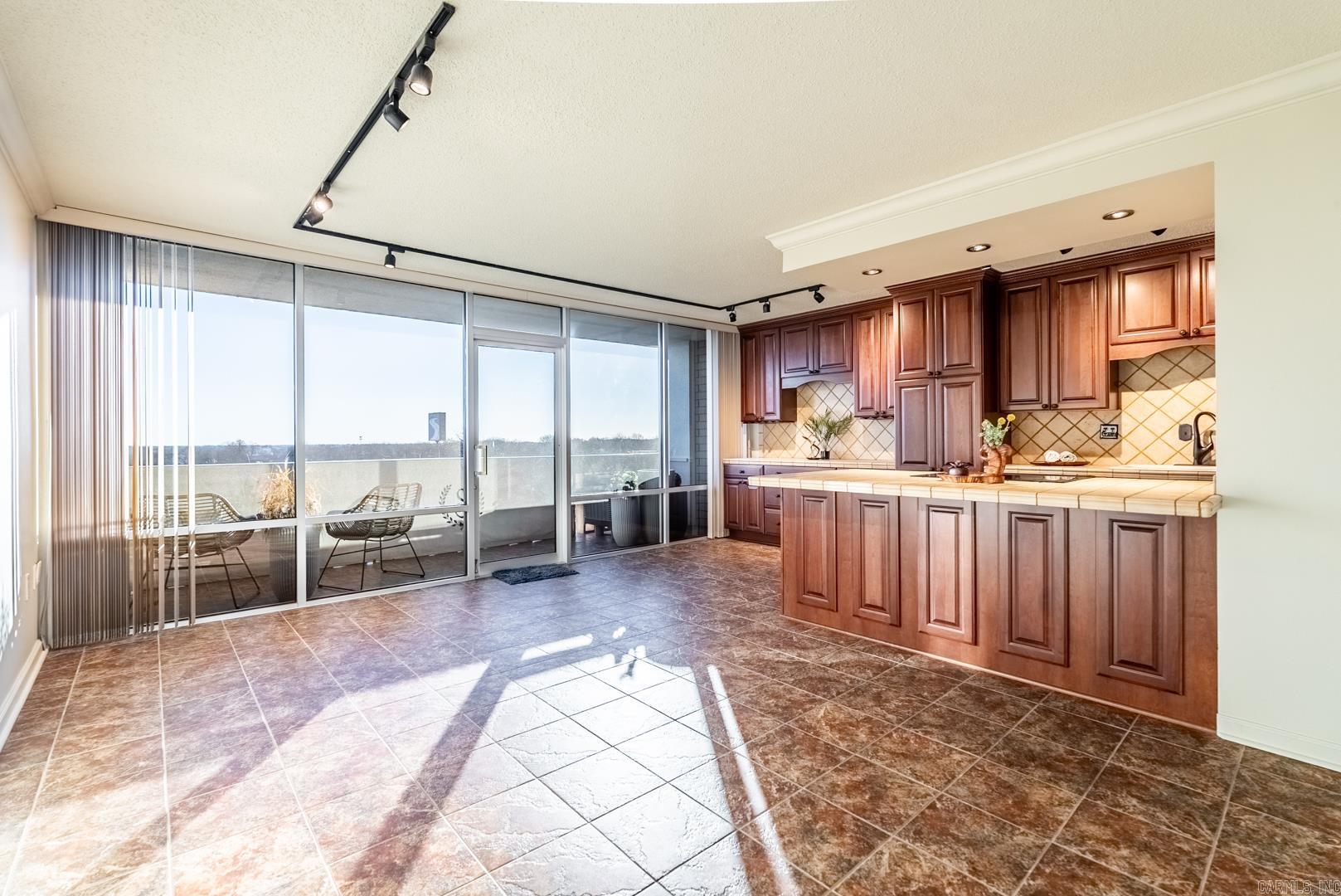 700 E 9th 6D Street Unit: 6D