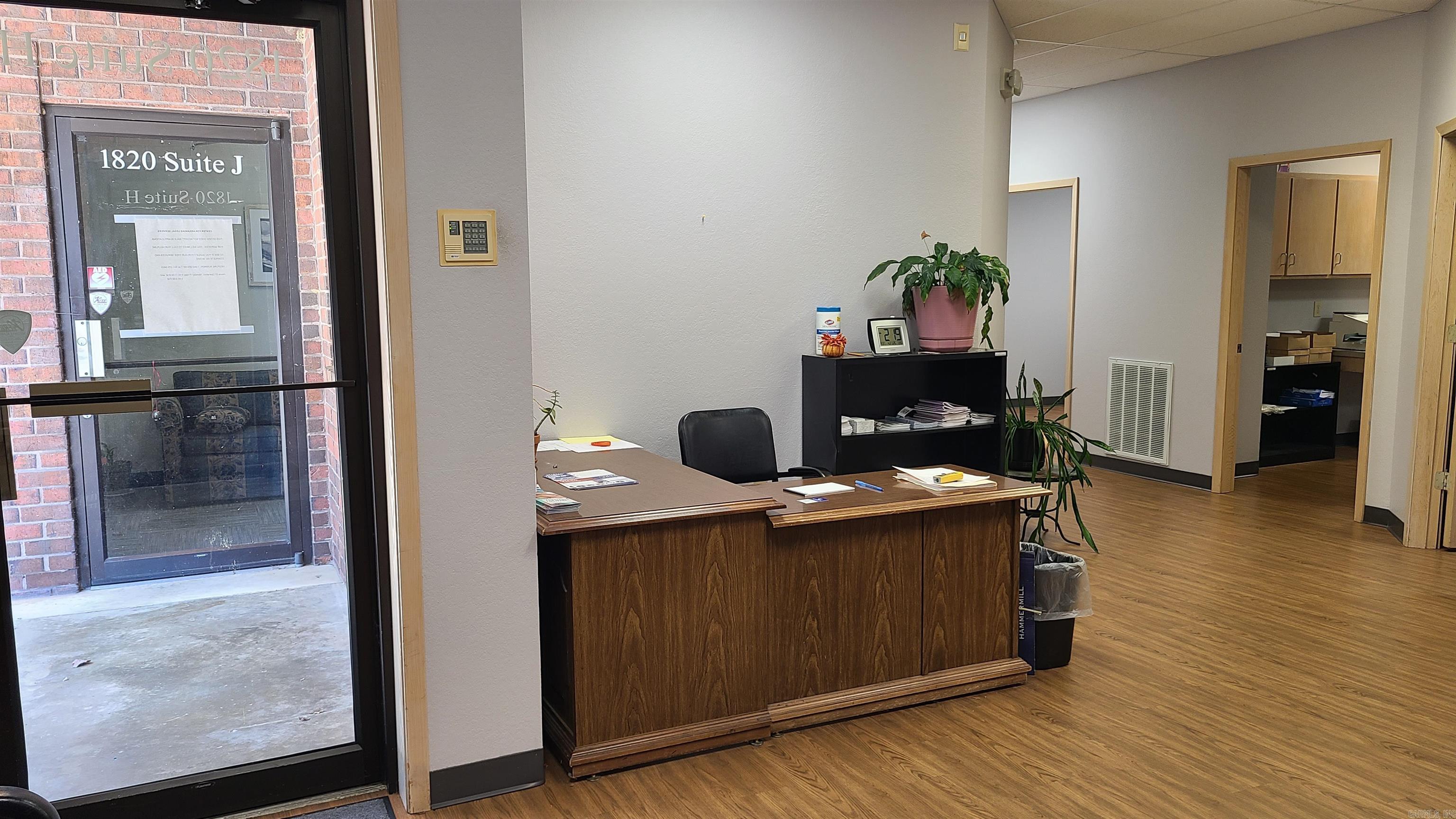 1820 Central Avenue, Suite H