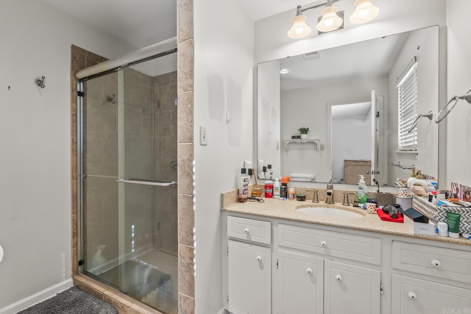 909 Beacon Hill Court