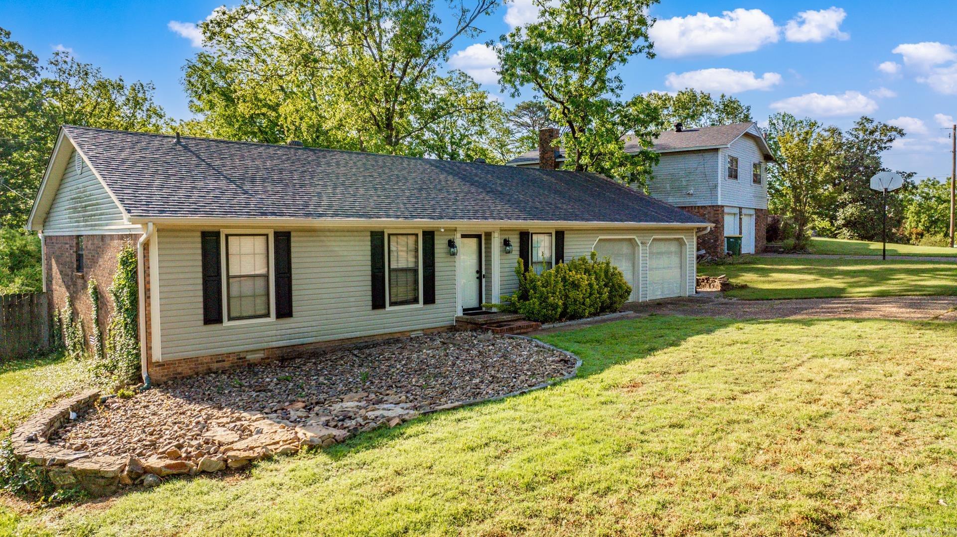 909 Beacon Hill Court