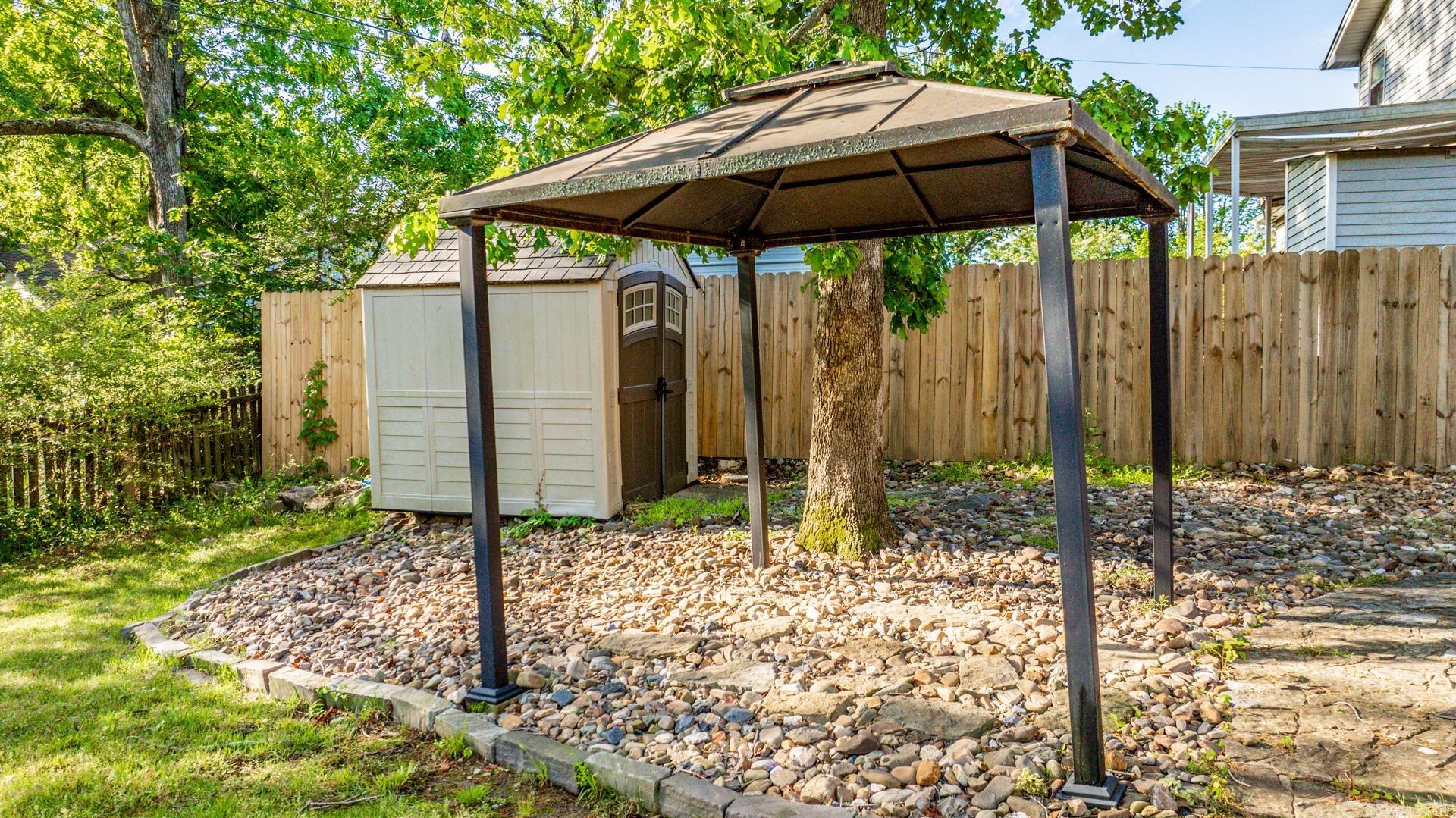 909 Beacon Hill Court