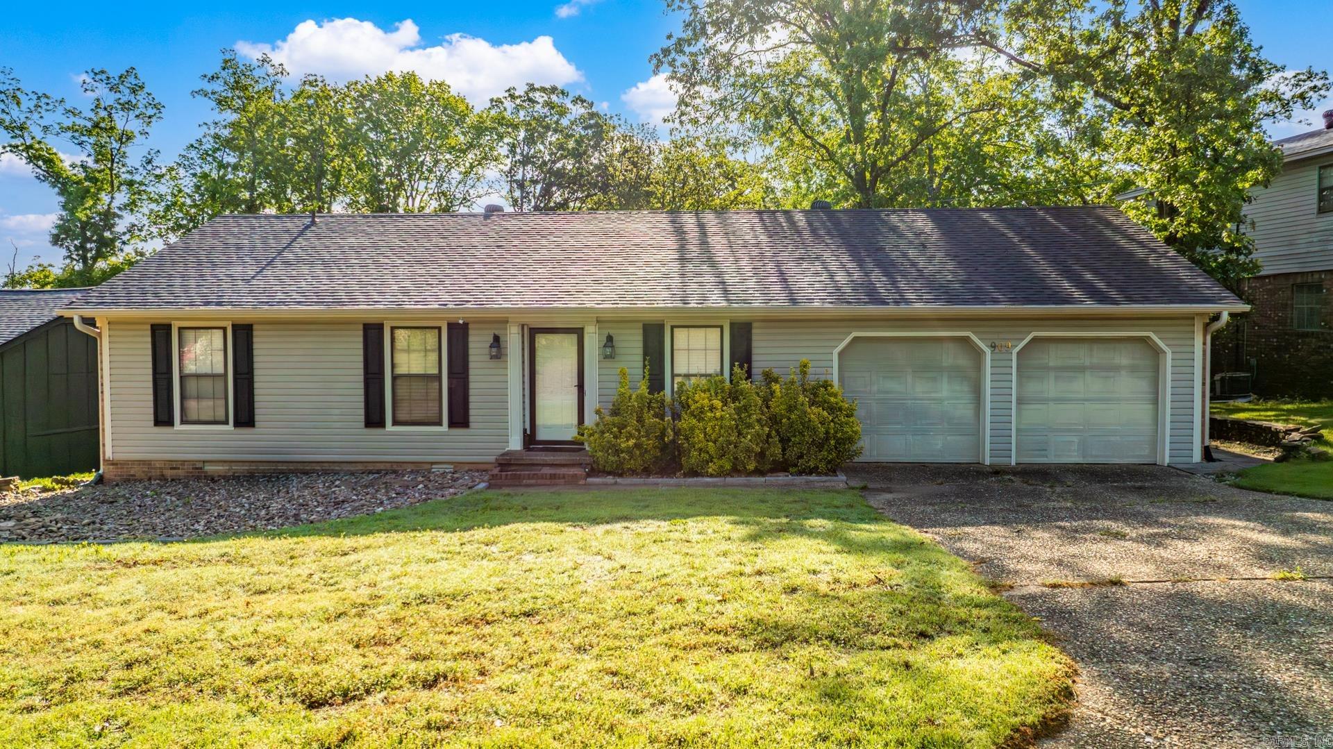 909 Beacon Hill Court