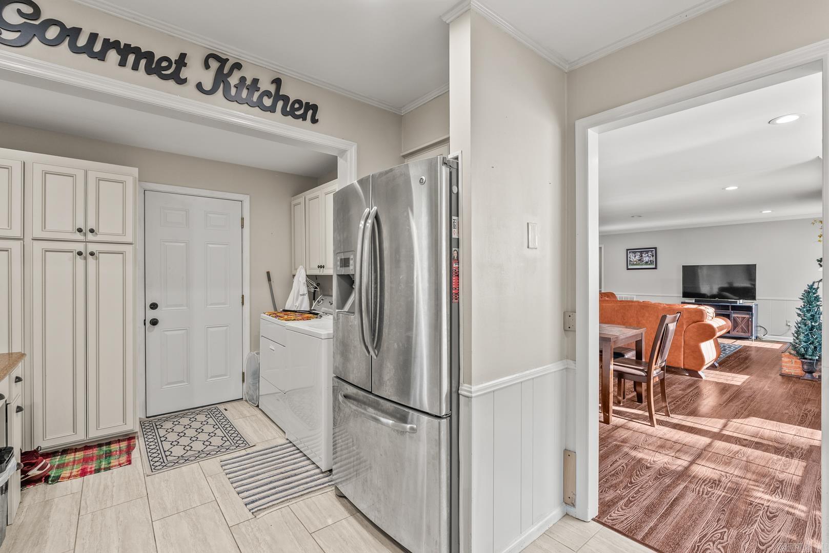 909 Beacon Hill Court