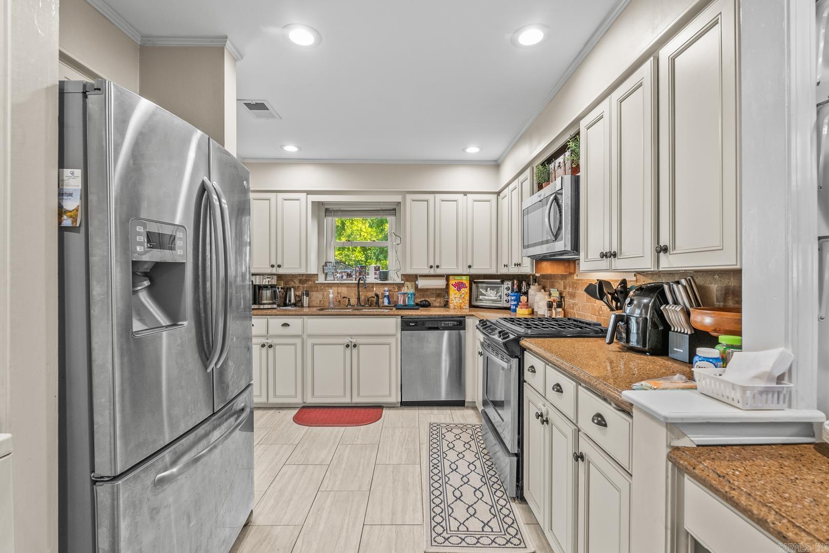 909 Beacon Hill Court