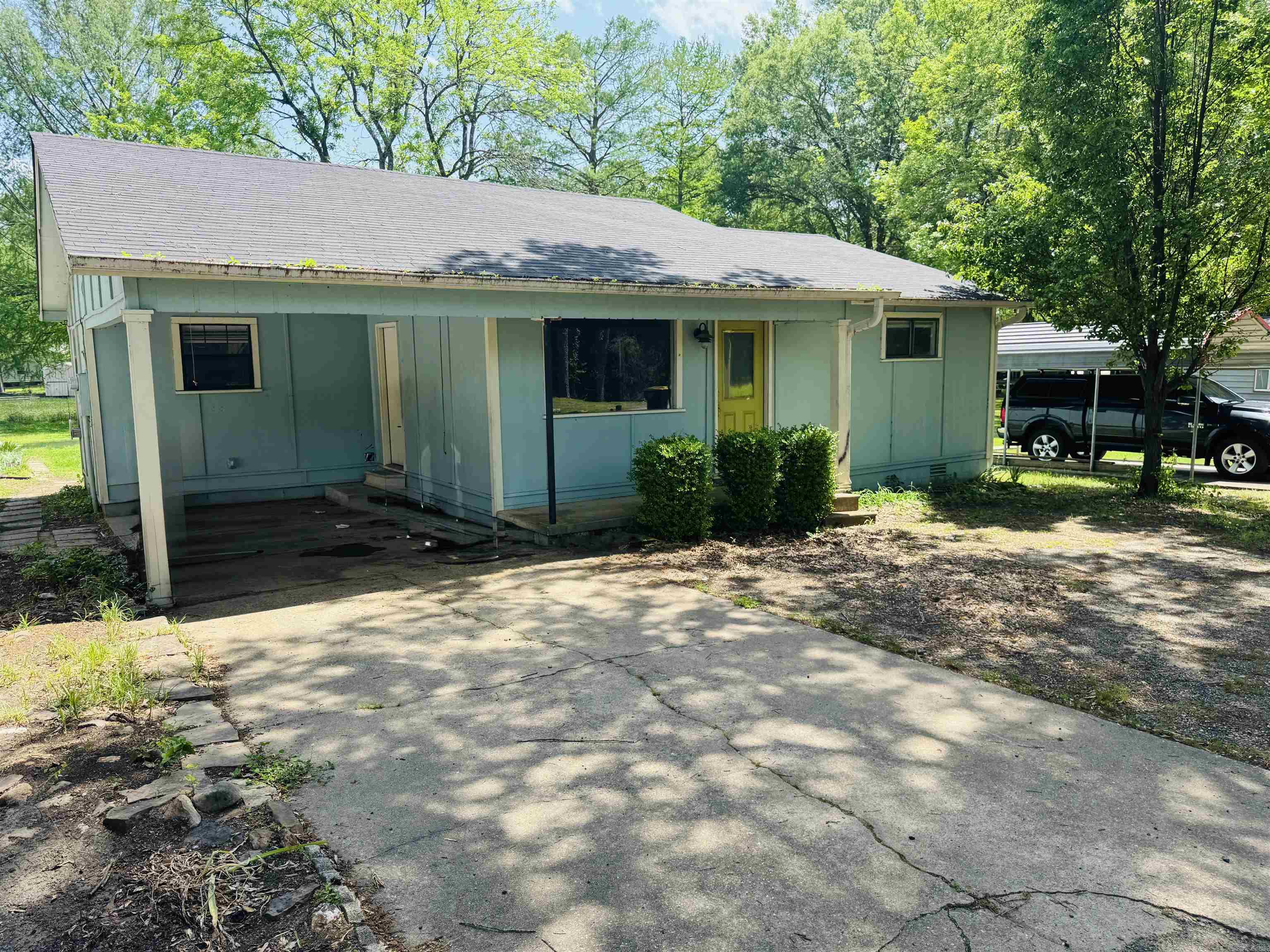 10 Roberts Drive
