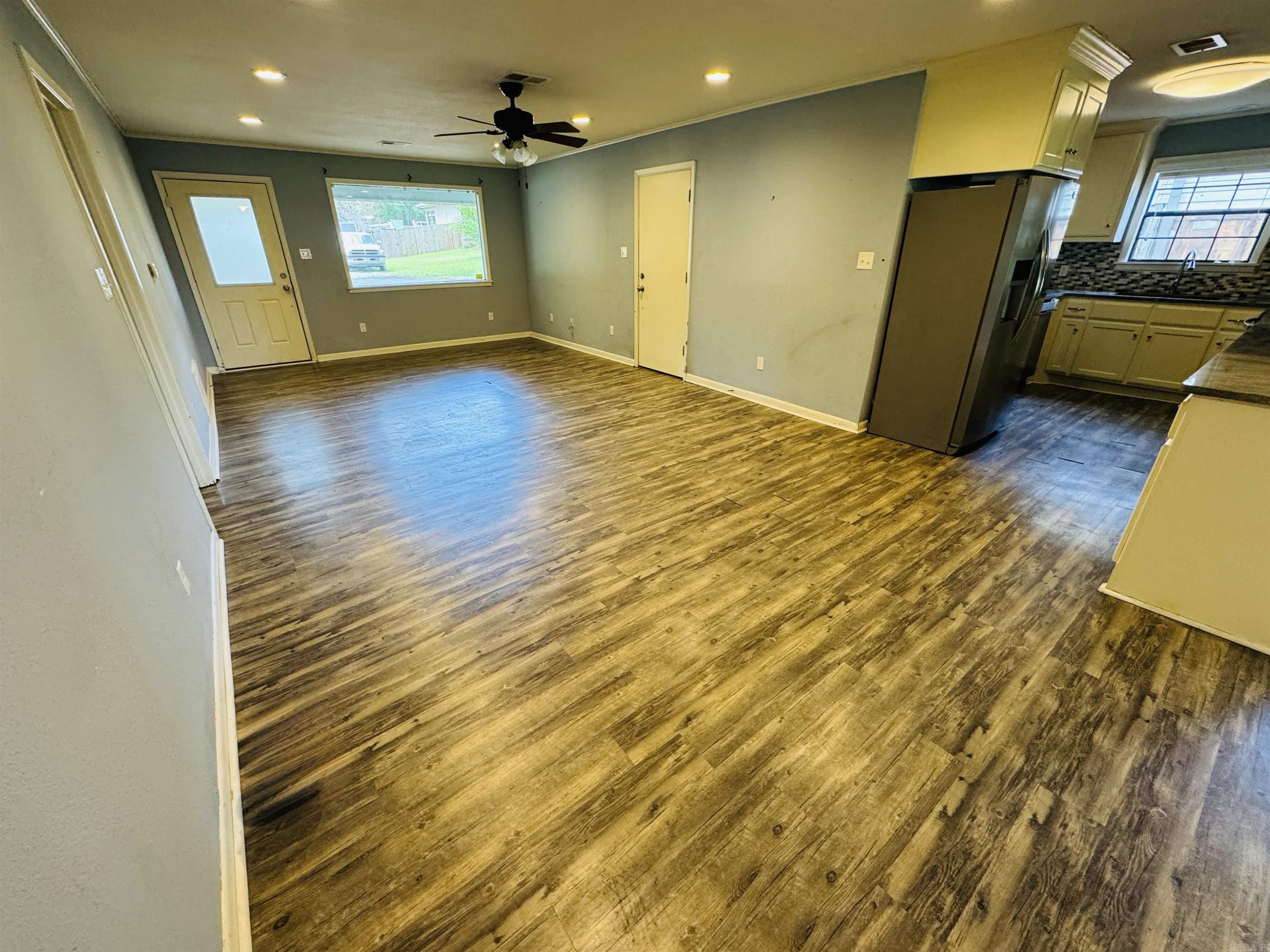 10 Roberts Drive