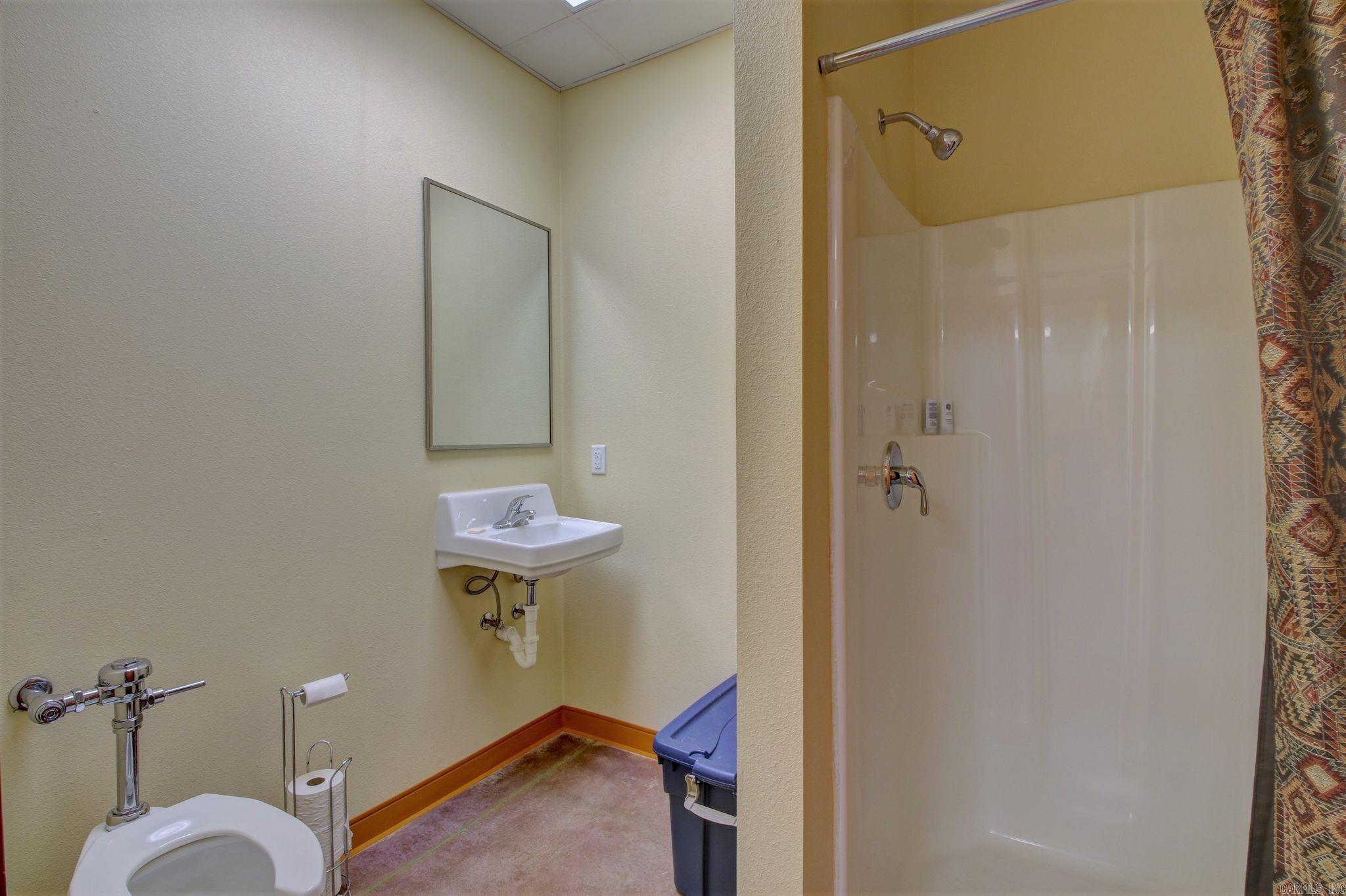 2615 W 16th Street