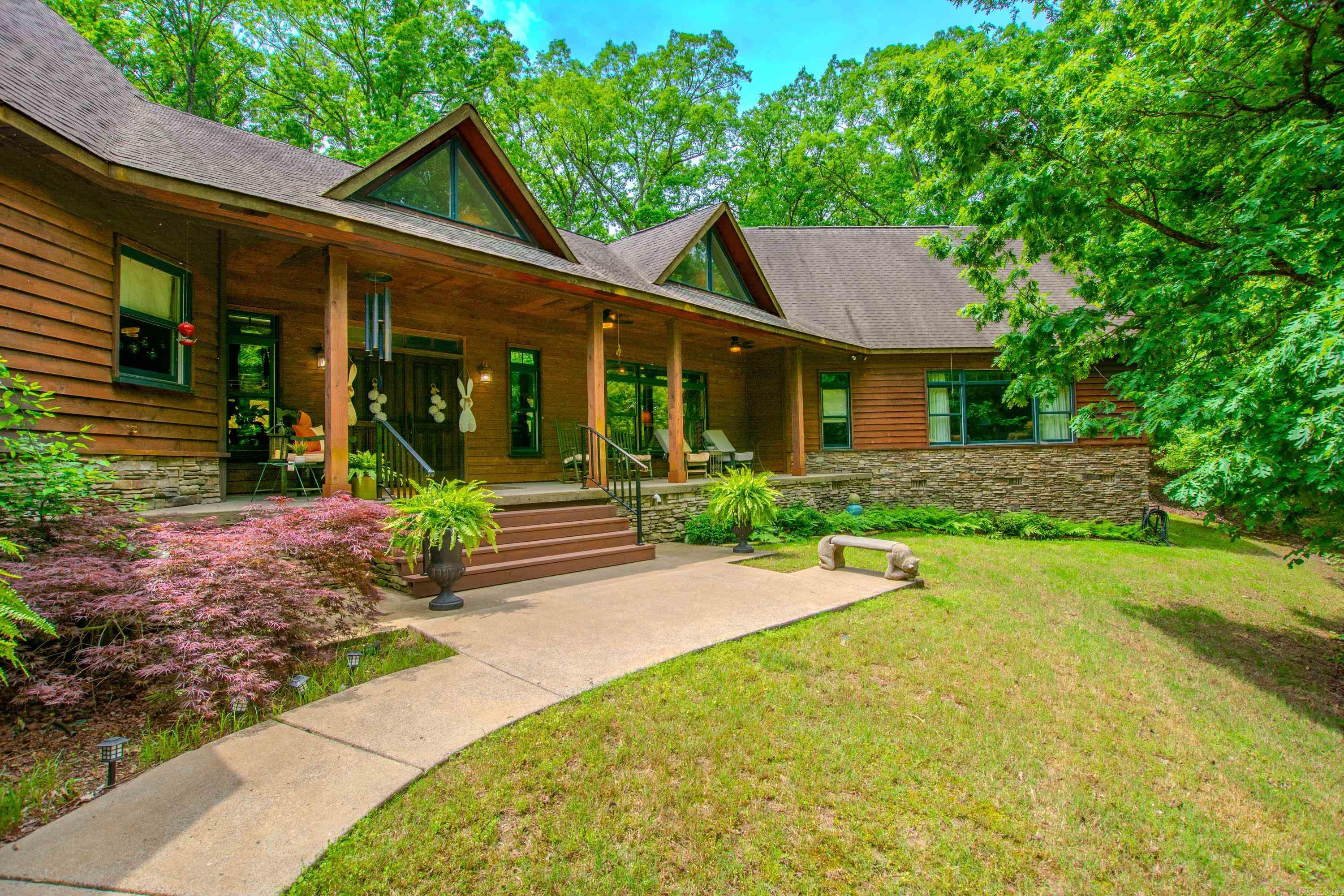 1601 Whispering Pine Road