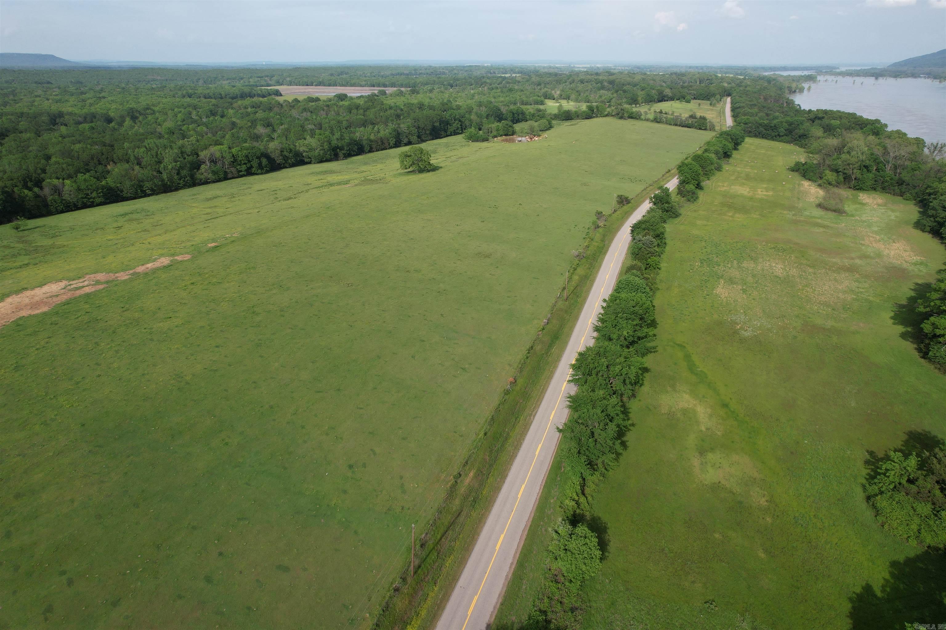 Tract 9 Hwy 105 S