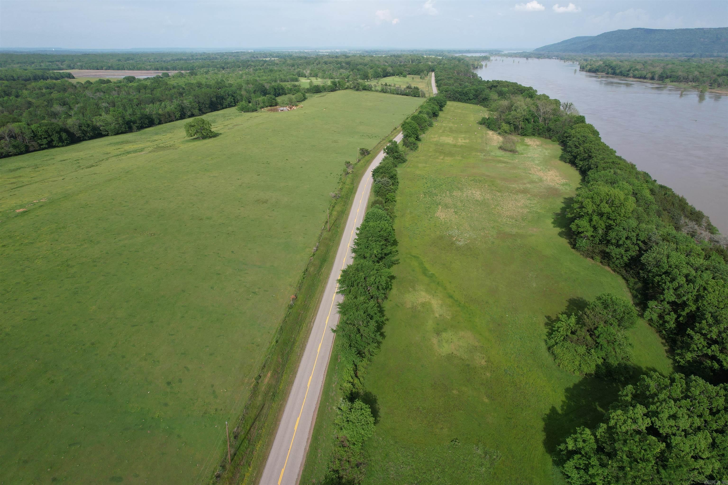 Tract 9 Hwy 105 S