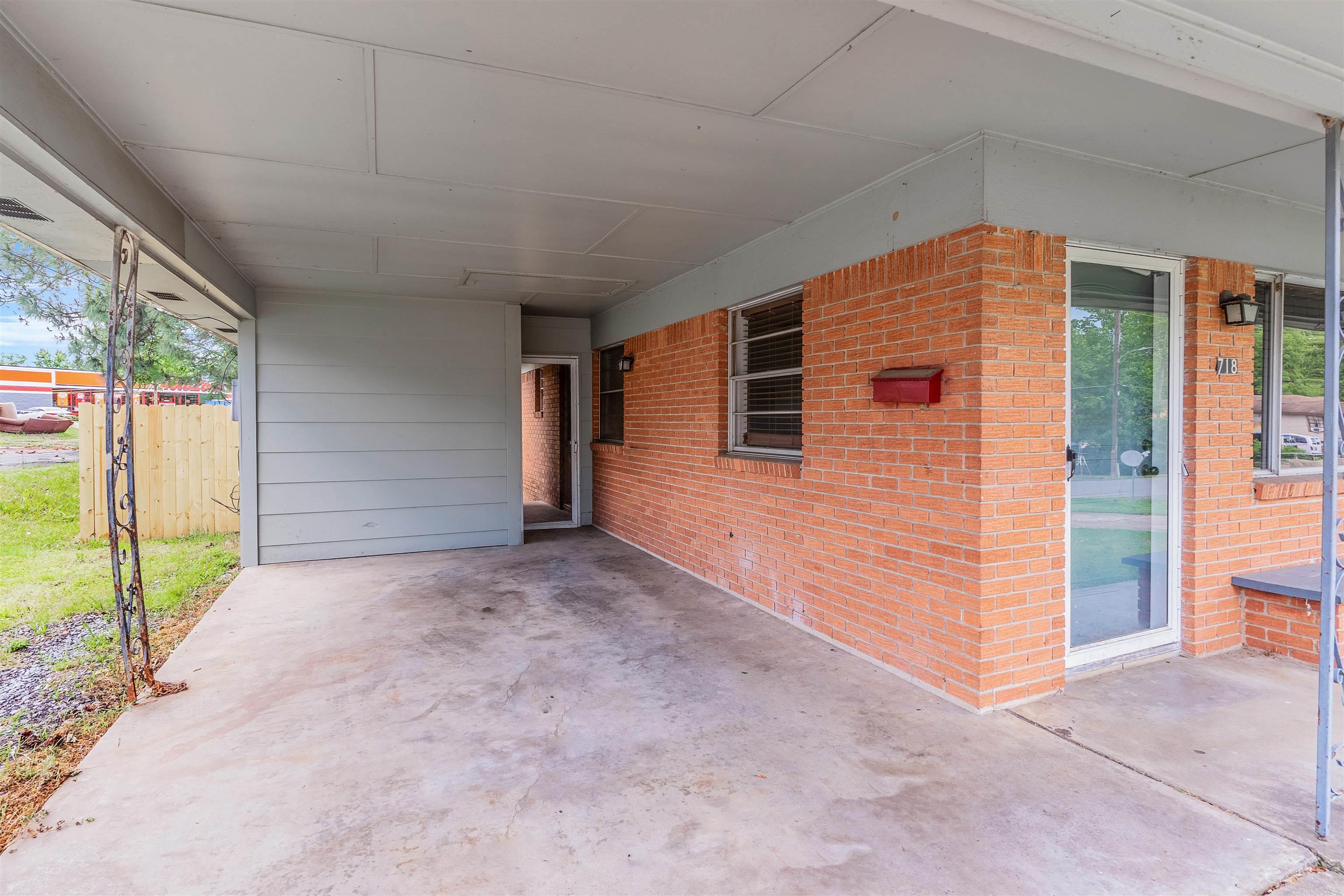 718 & 720 W 41St St