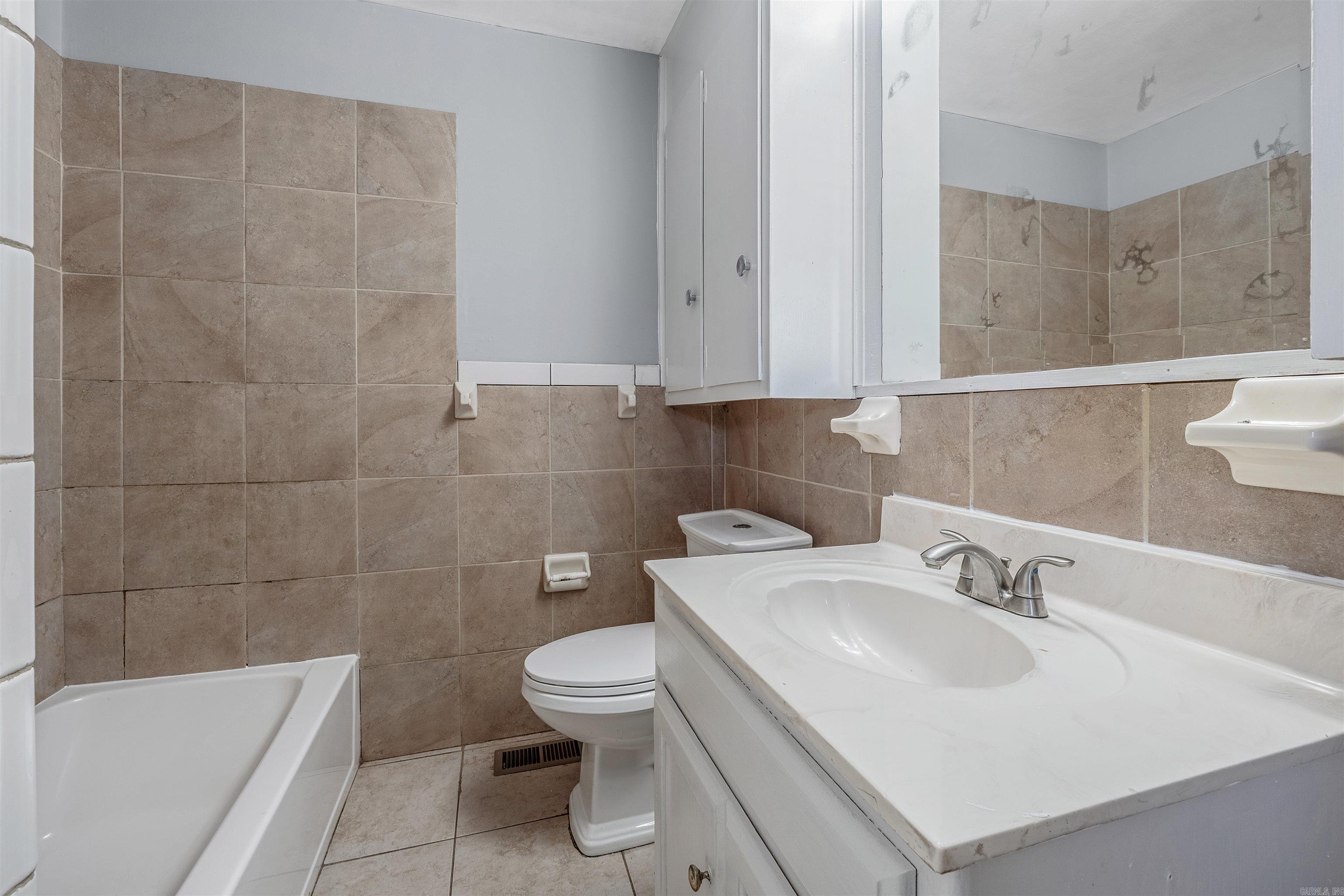 718 & 720 W 41St St