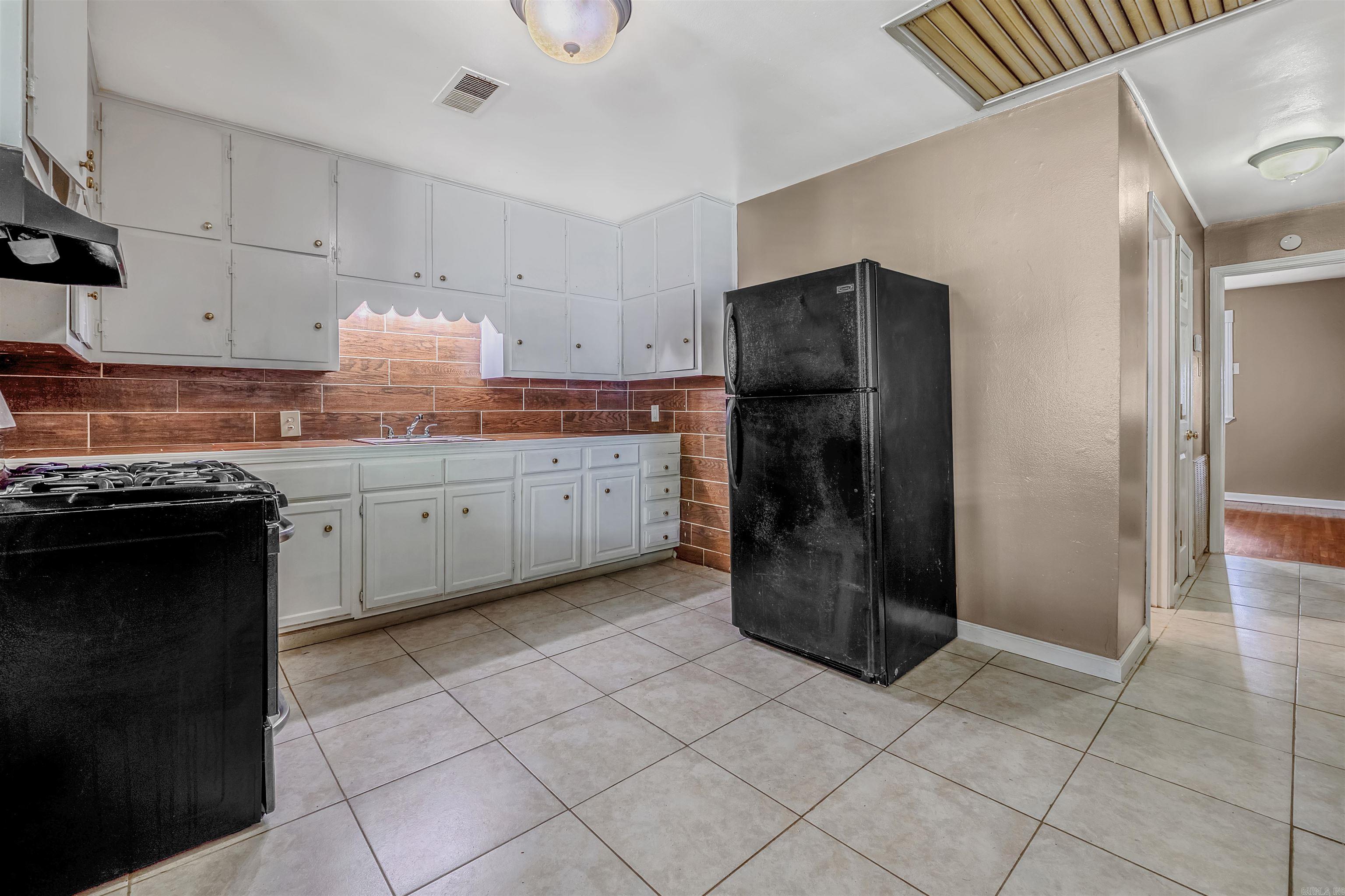 718 & 720 W 41St St