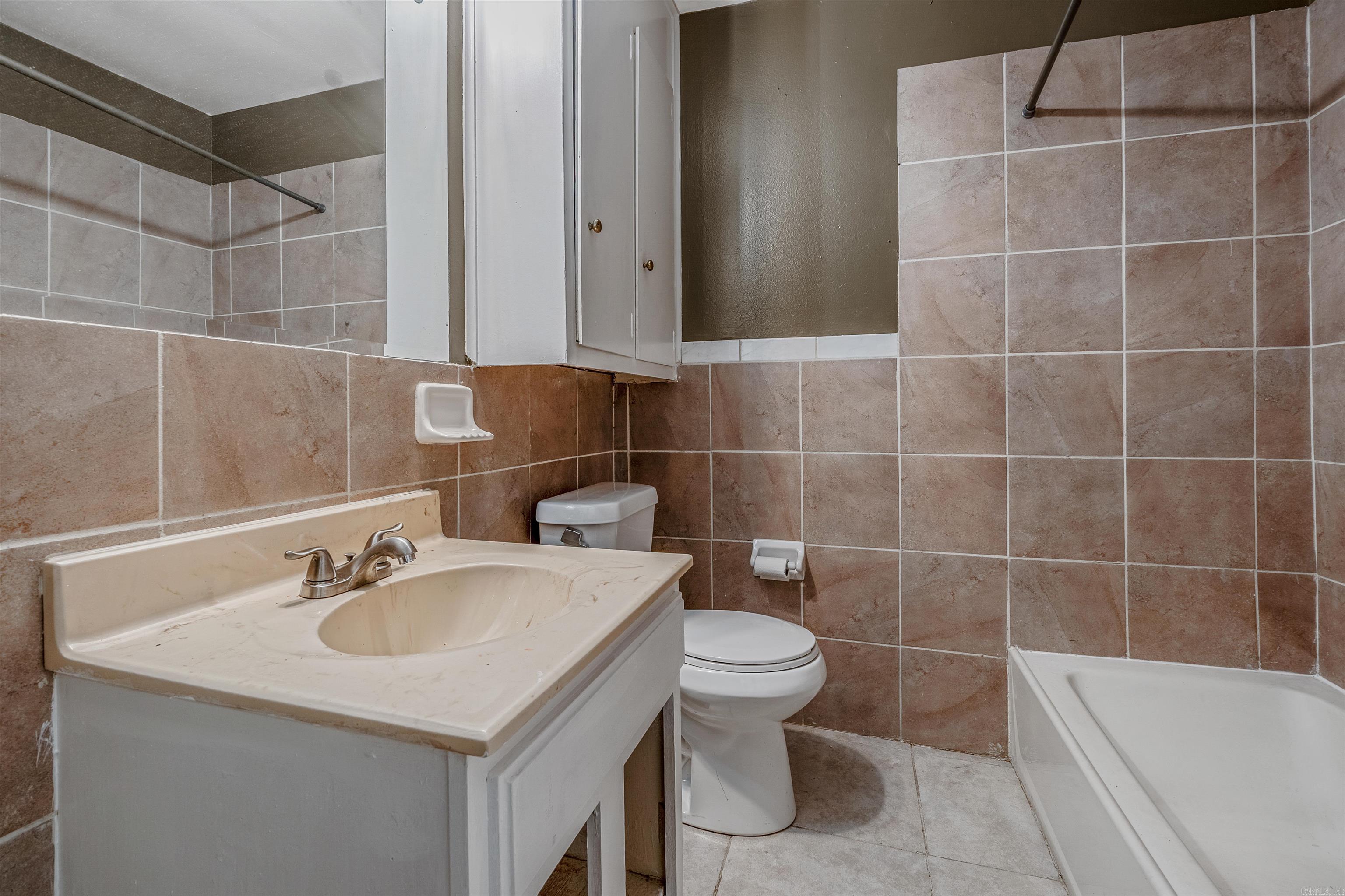 718 & 720 W 41St St