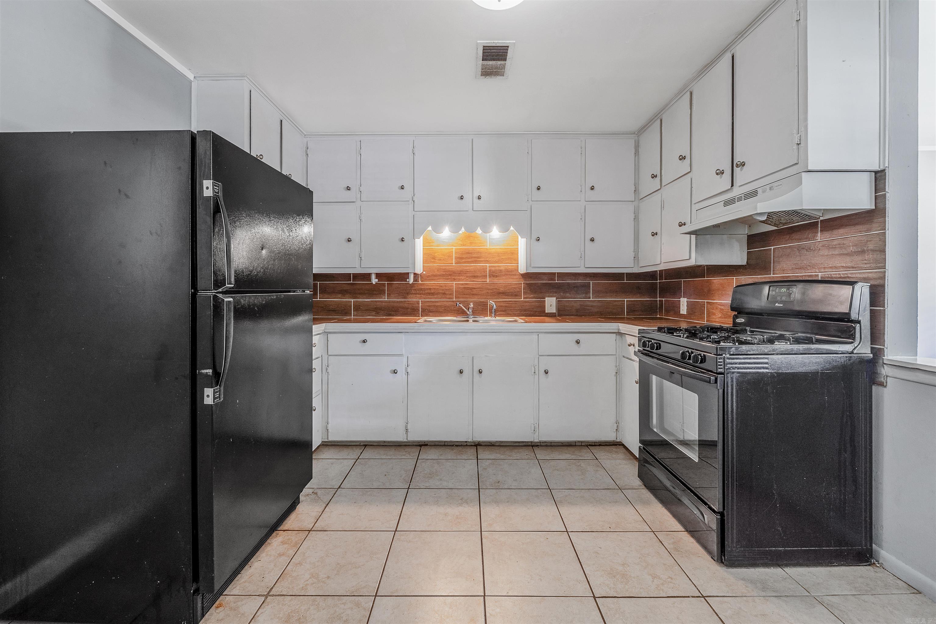 718 & 720 W 41St St