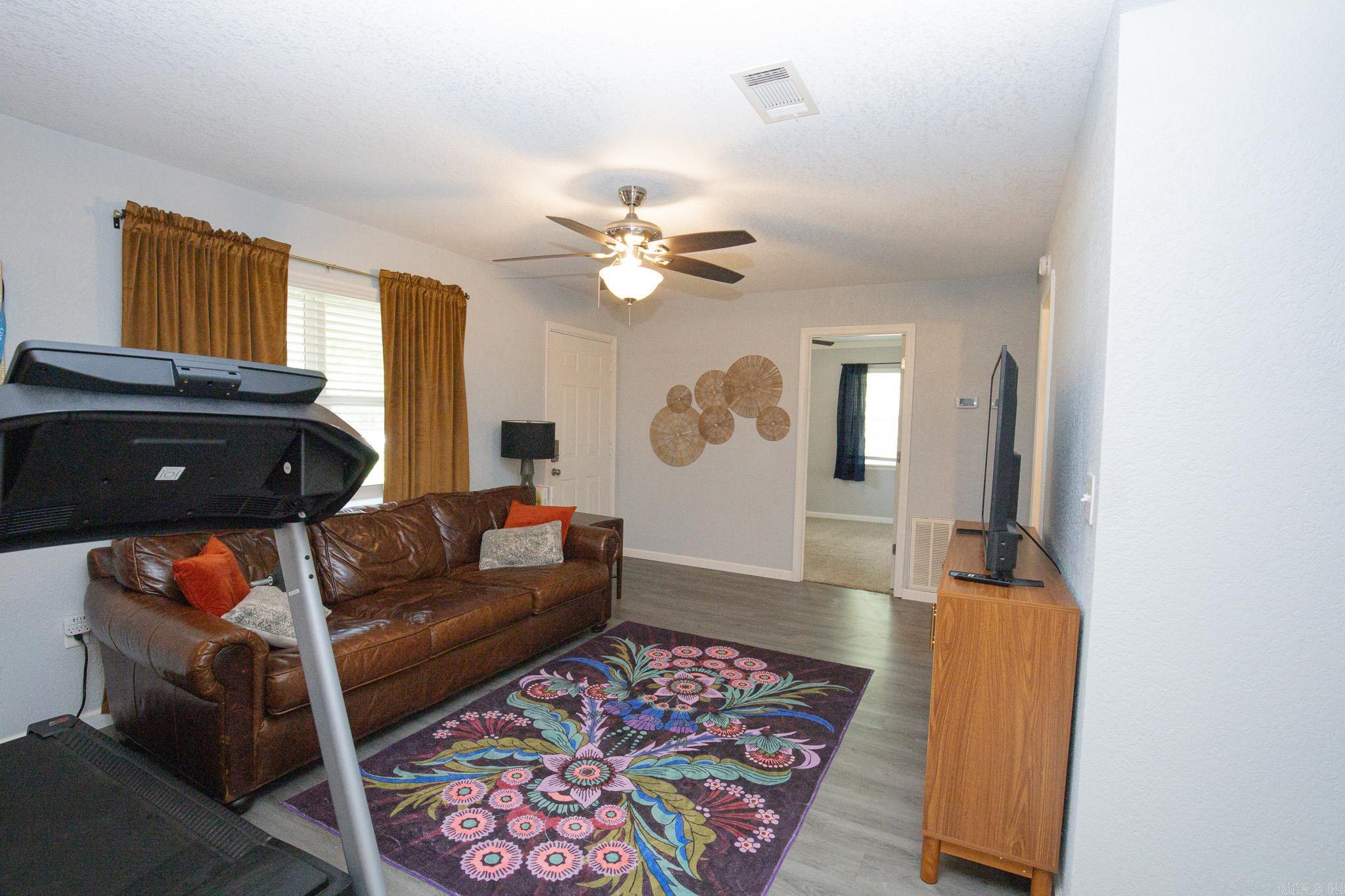 2390 Hwy 270 E