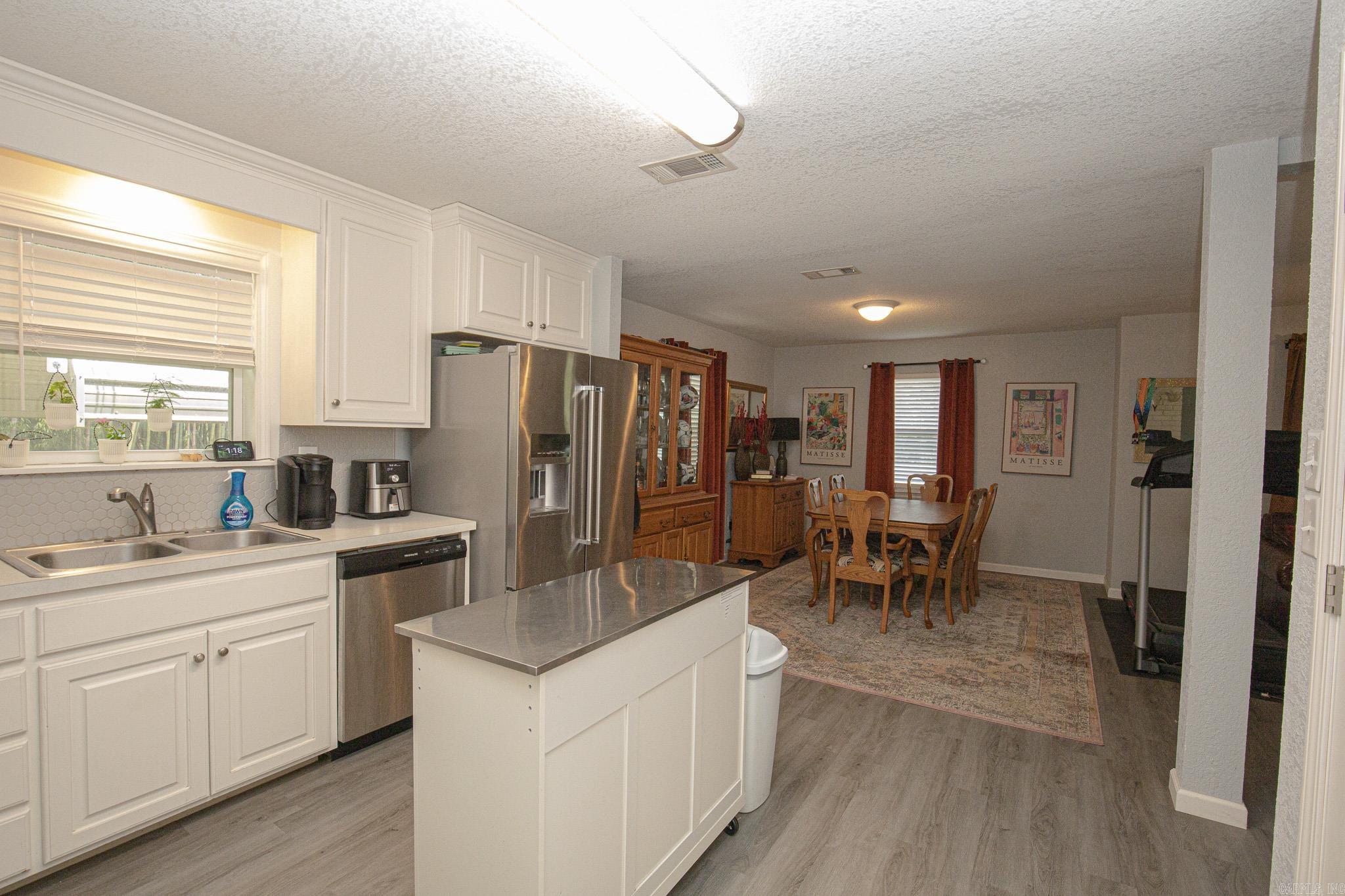 2390 Hwy 270 E