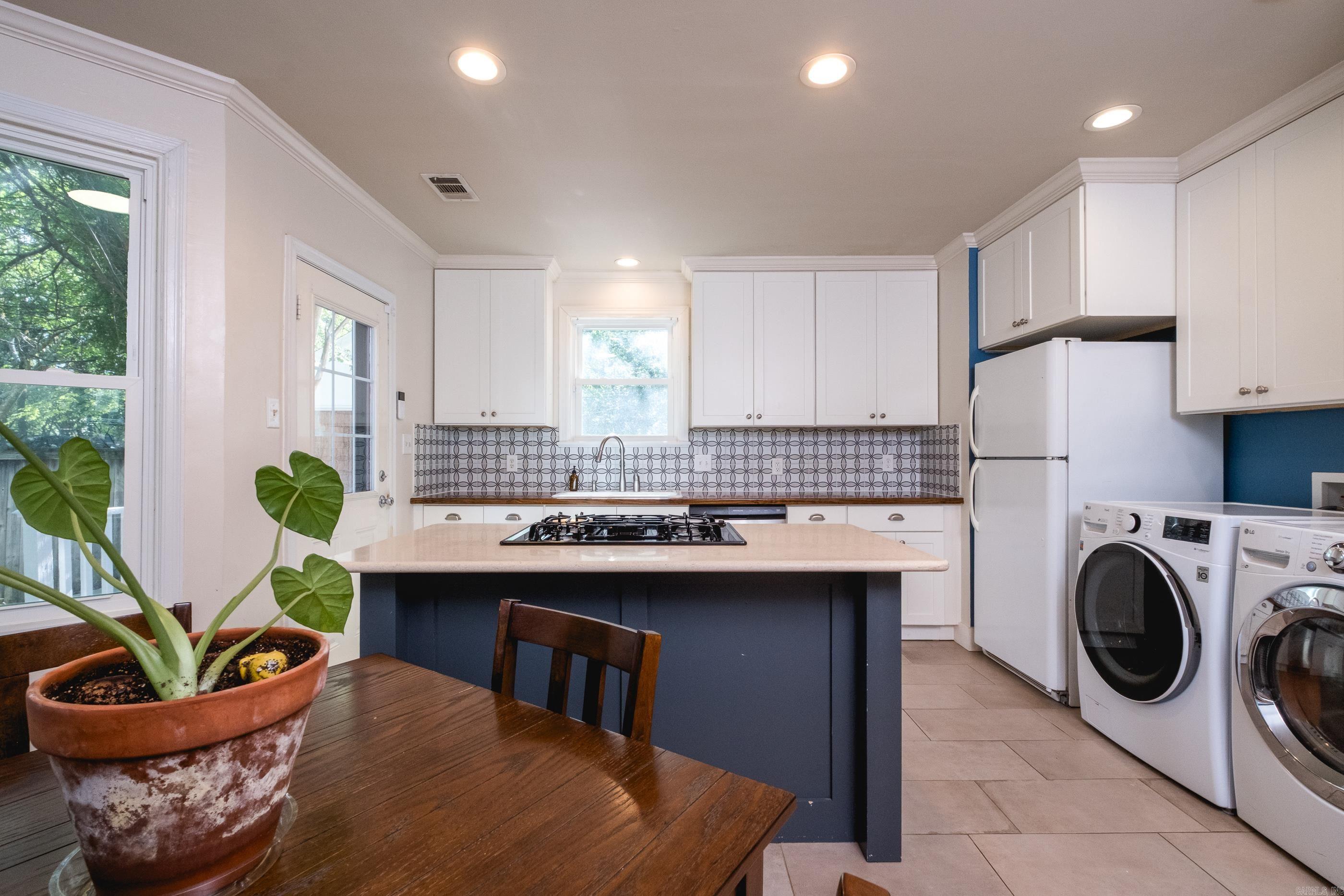 2301 N McKinley Street