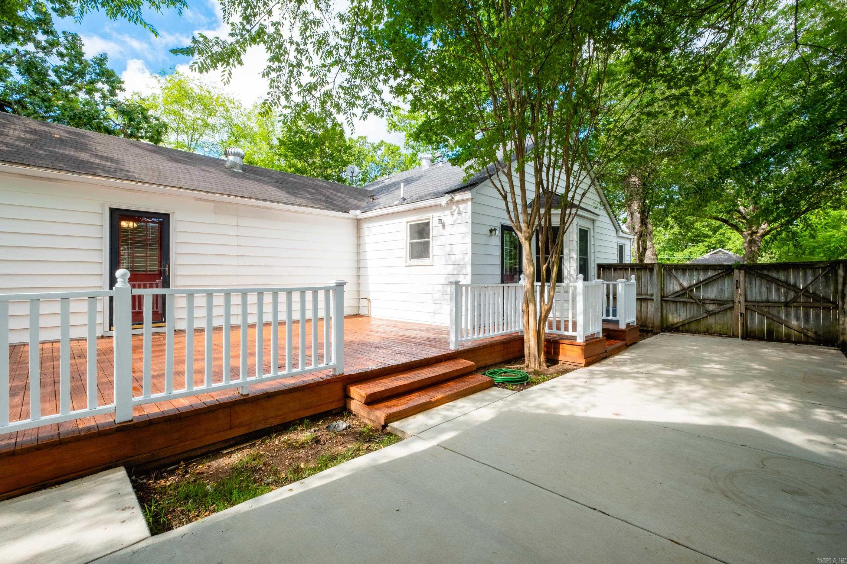 2301 N McKinley Street