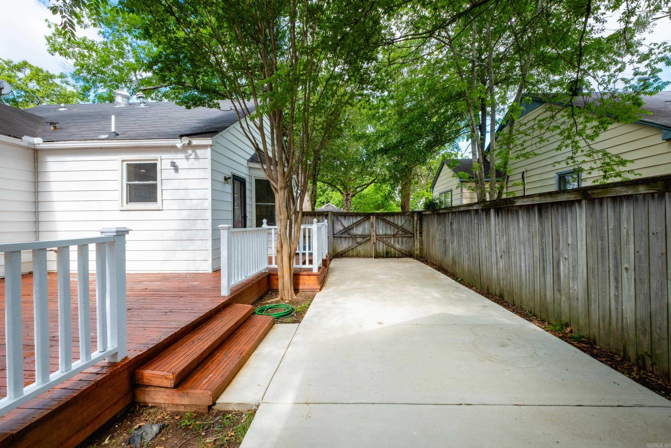 2301 N McKinley Street