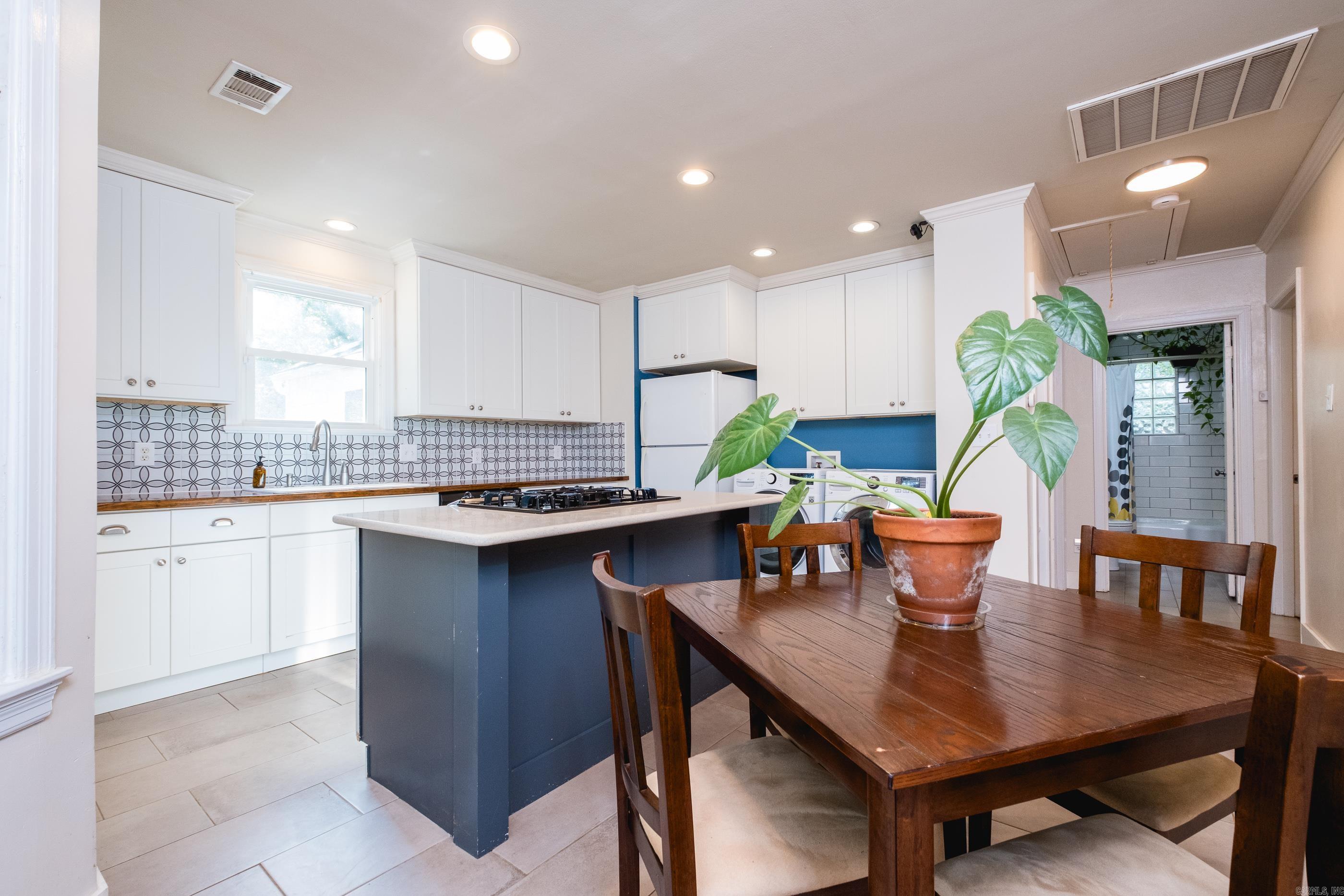 2301 N McKinley Street