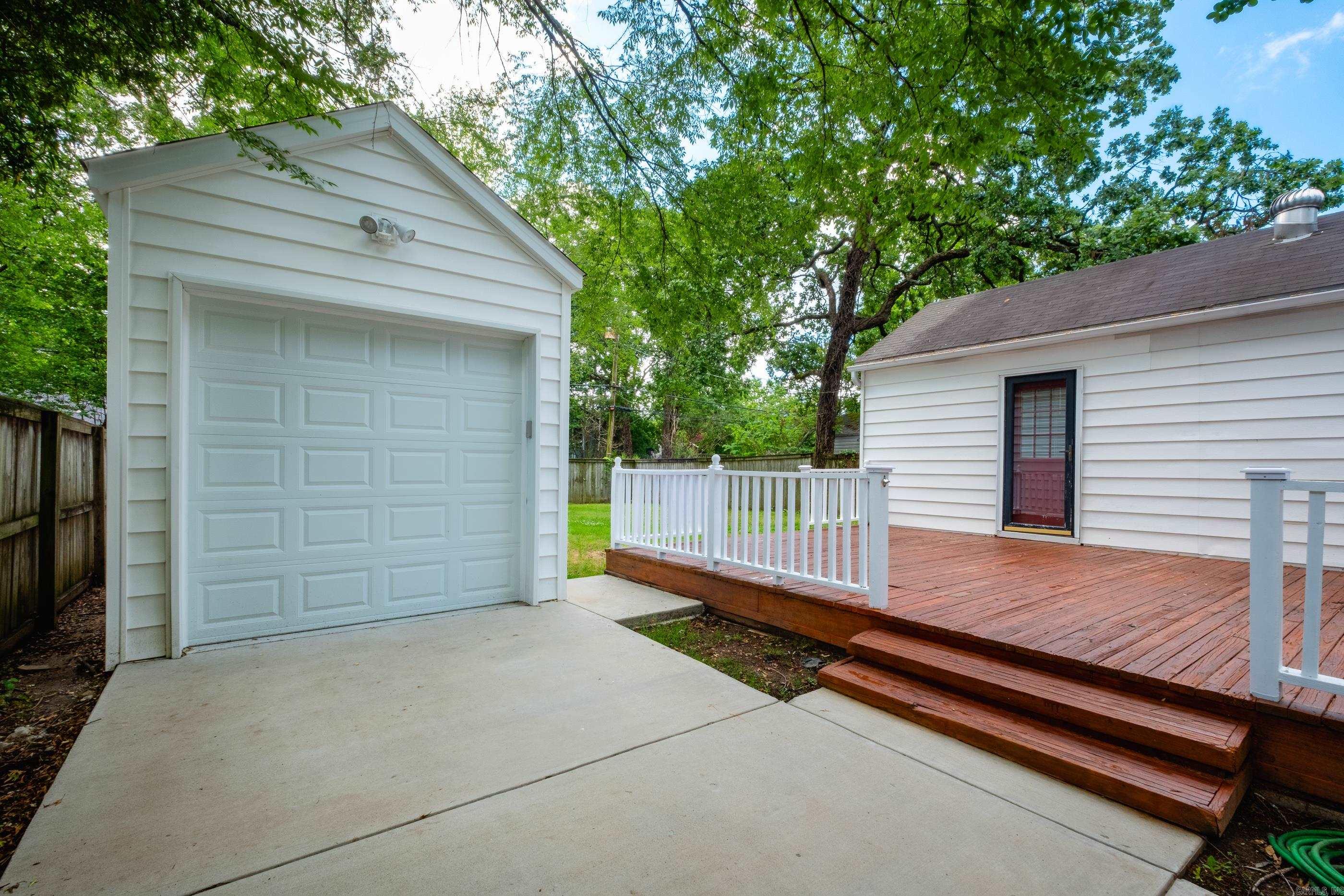 2301 N McKinley Street