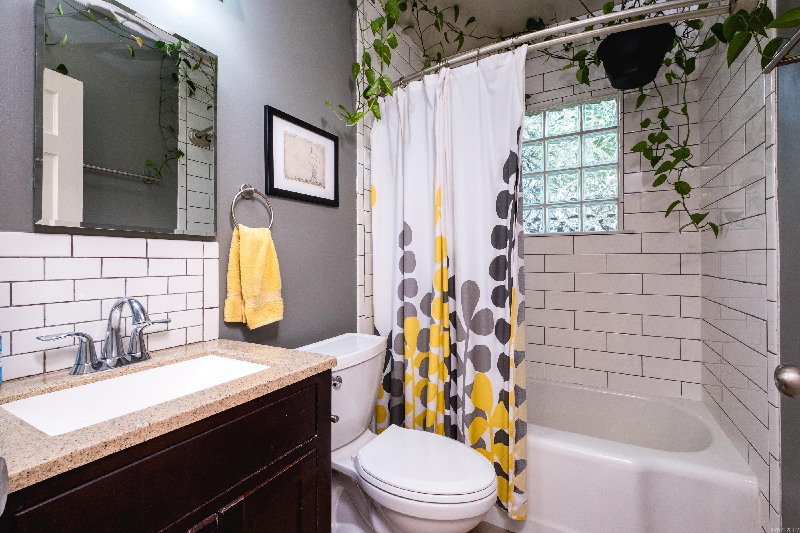 2301 N McKinley Street