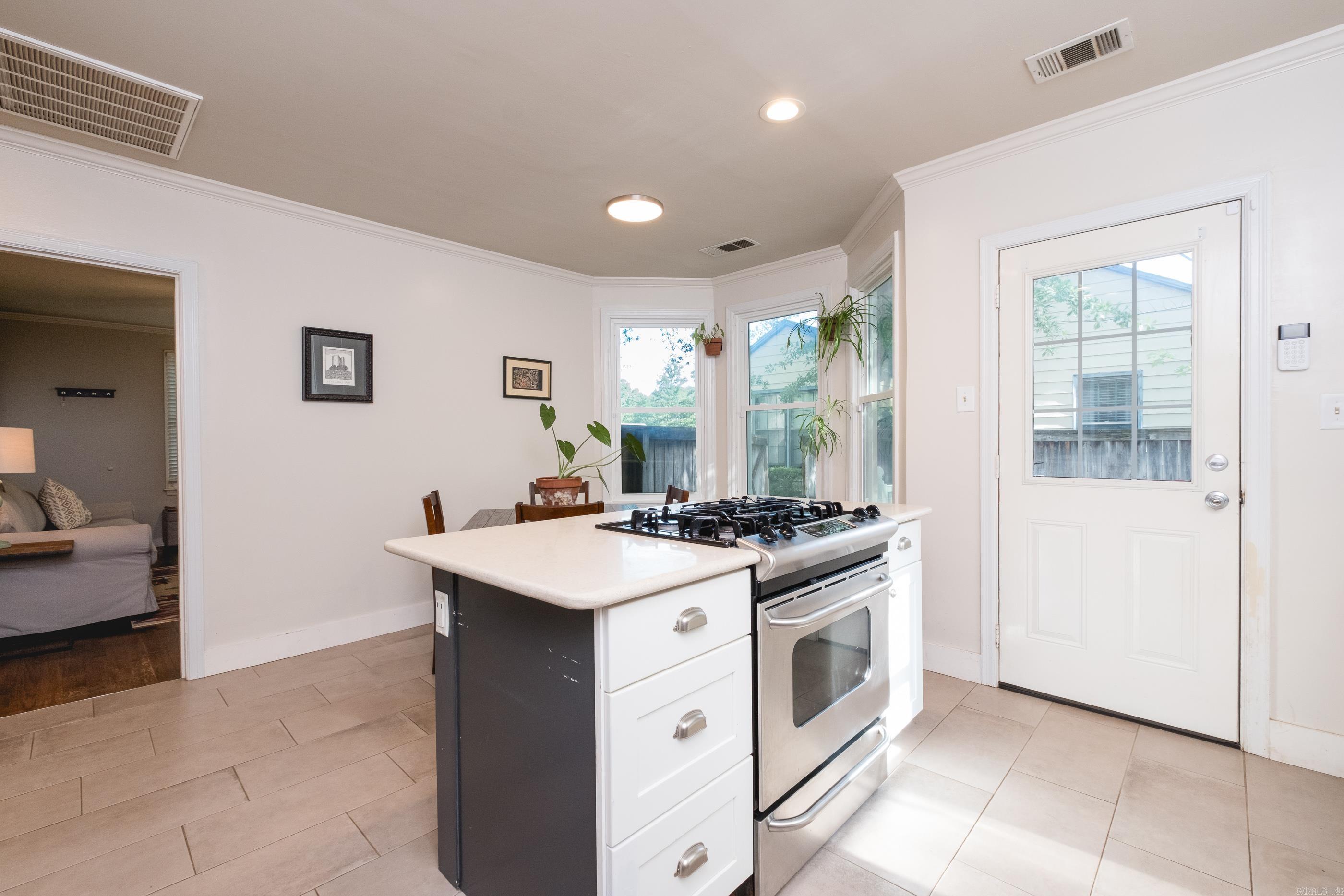 2301 N McKinley Street