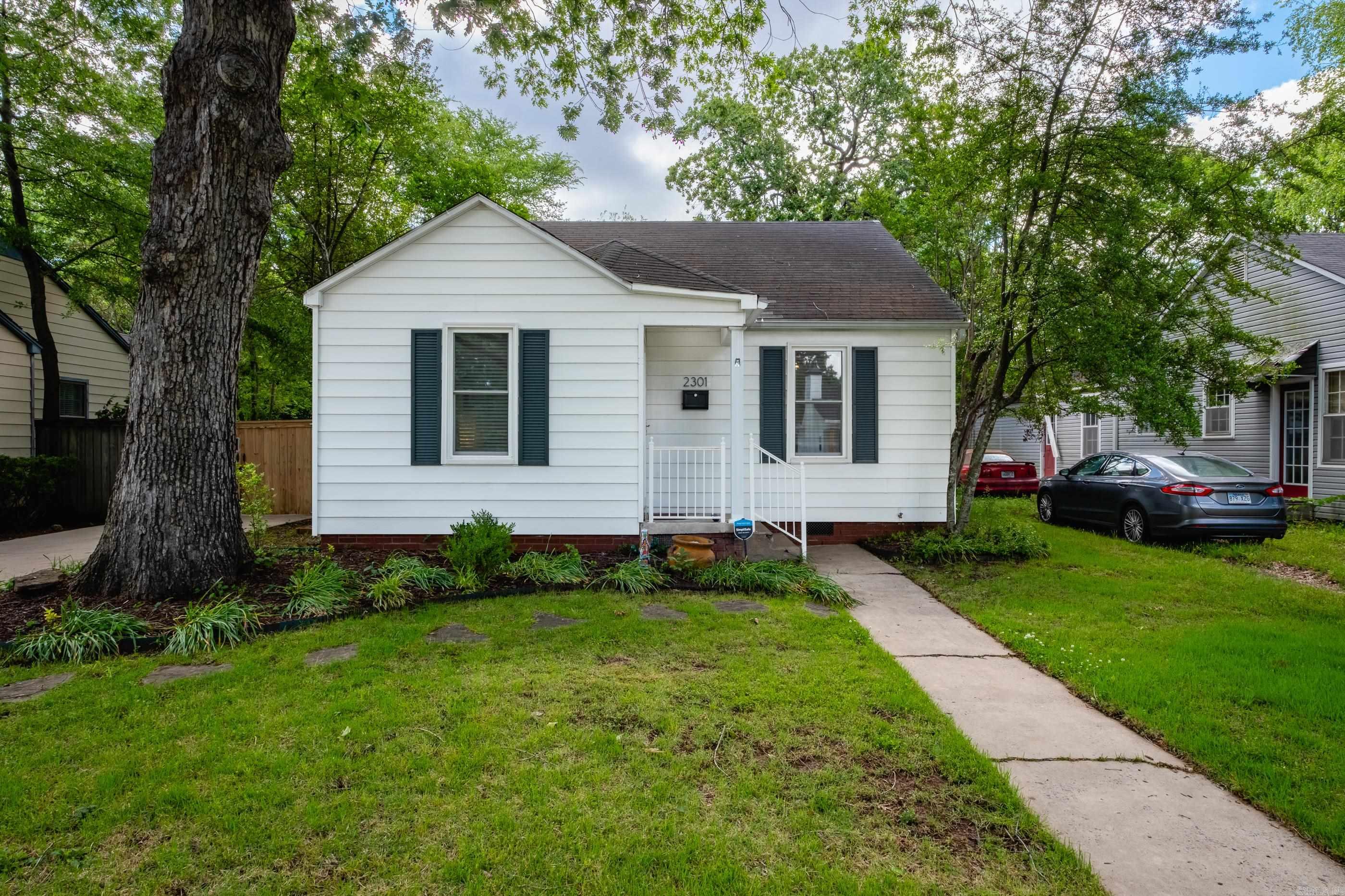 2301 N McKinley Street