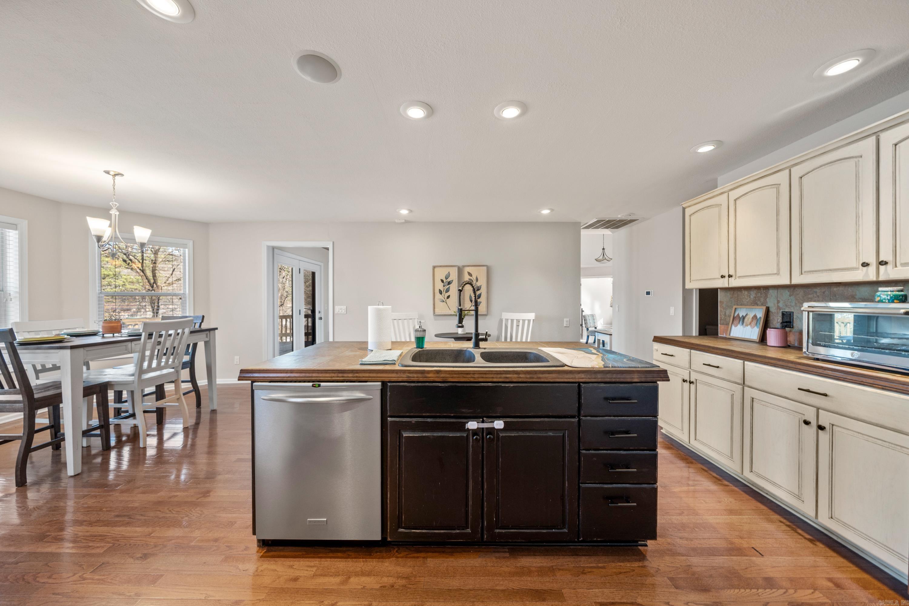 114 Bellaire Loop