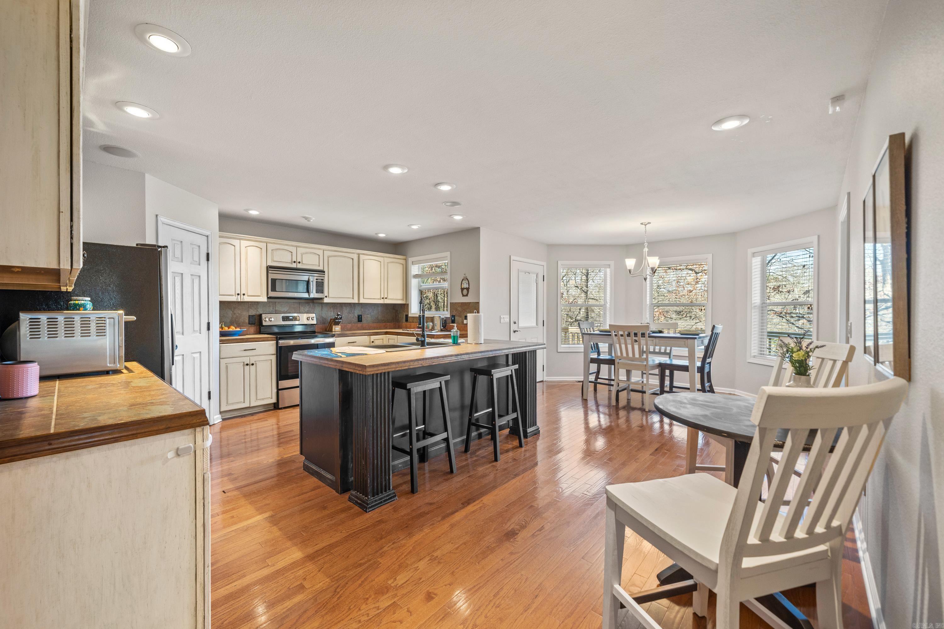 114 Bellaire Loop