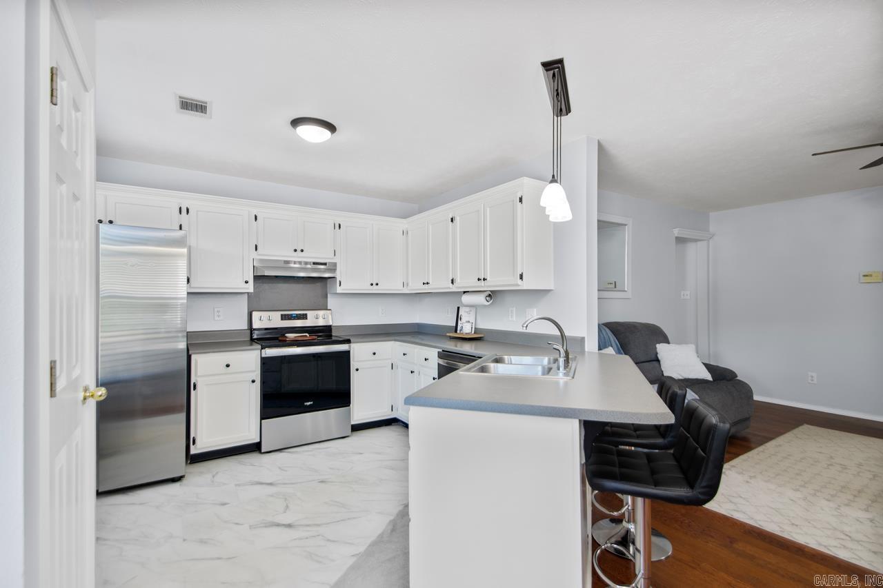 422 Sharon Oaks Court