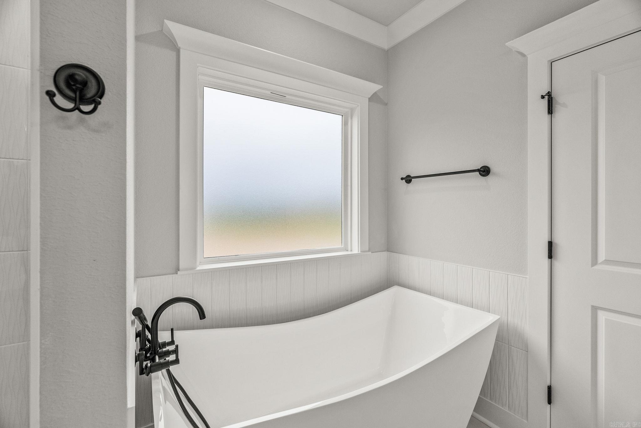 2318 Lakewood Circle