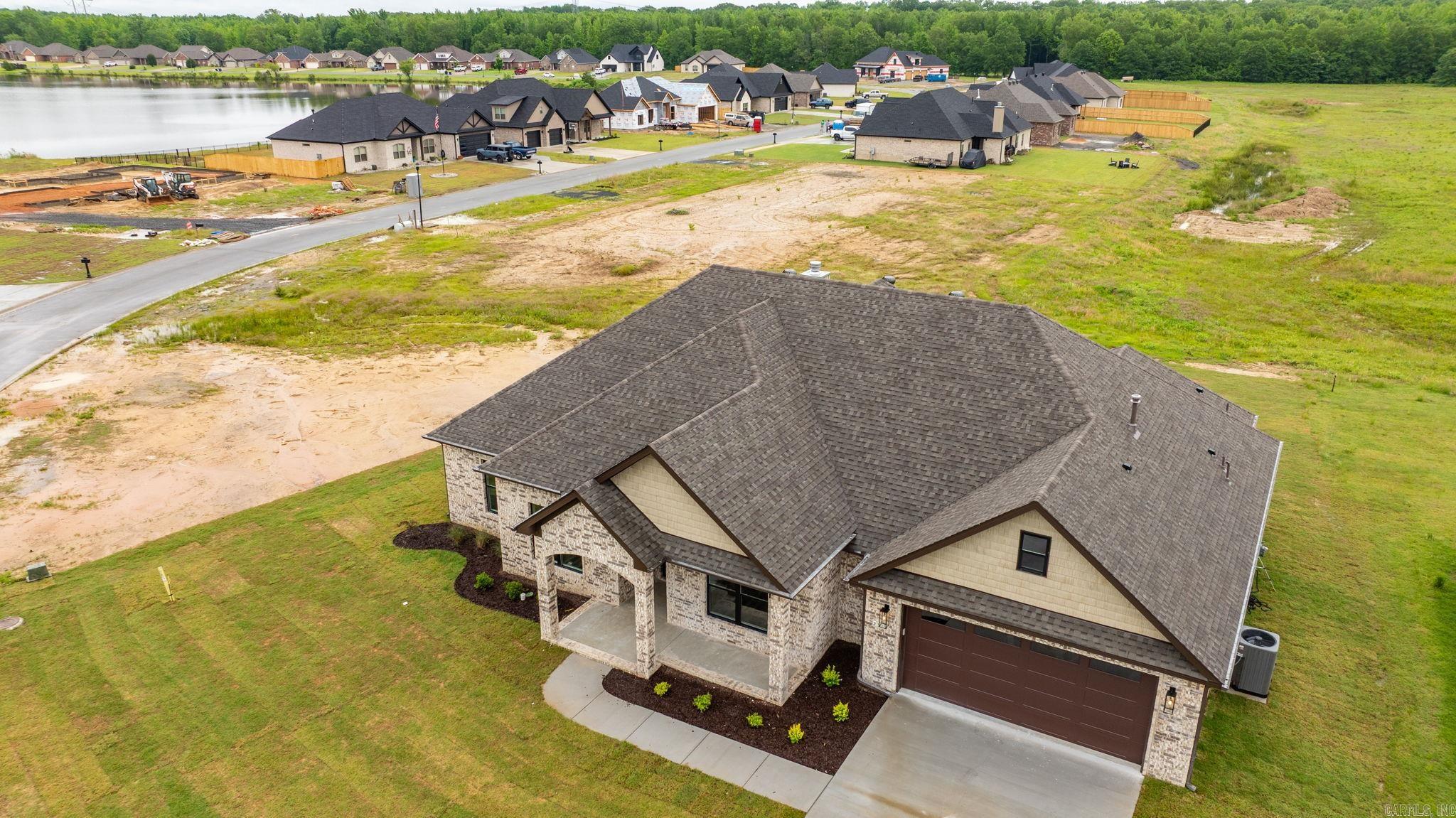 2318 Lakewood Circle