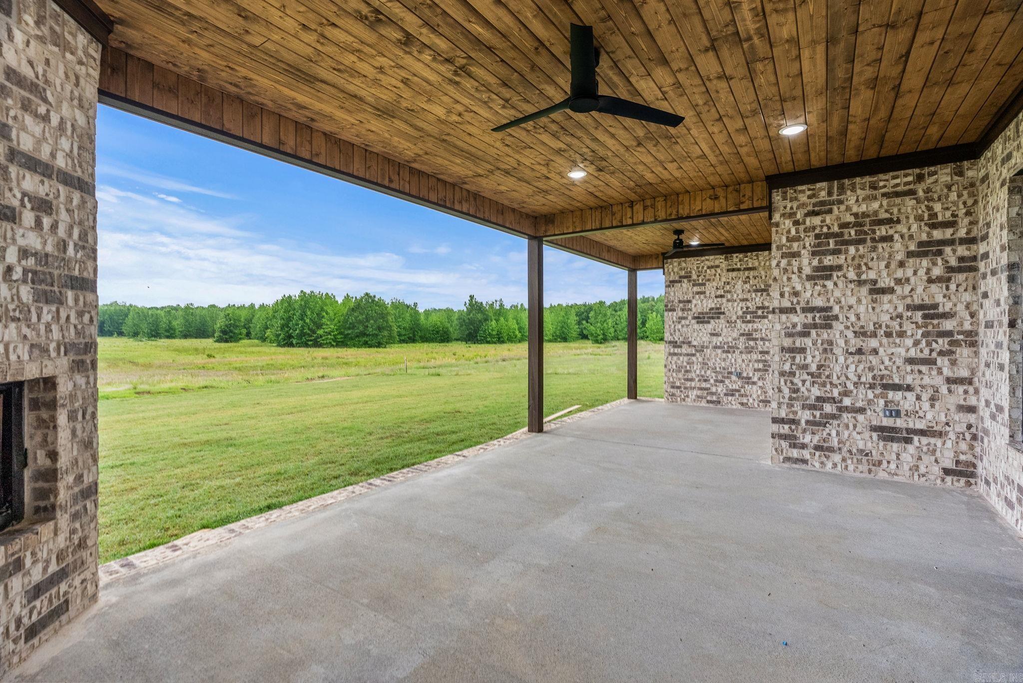 2318 Lakewood Circle