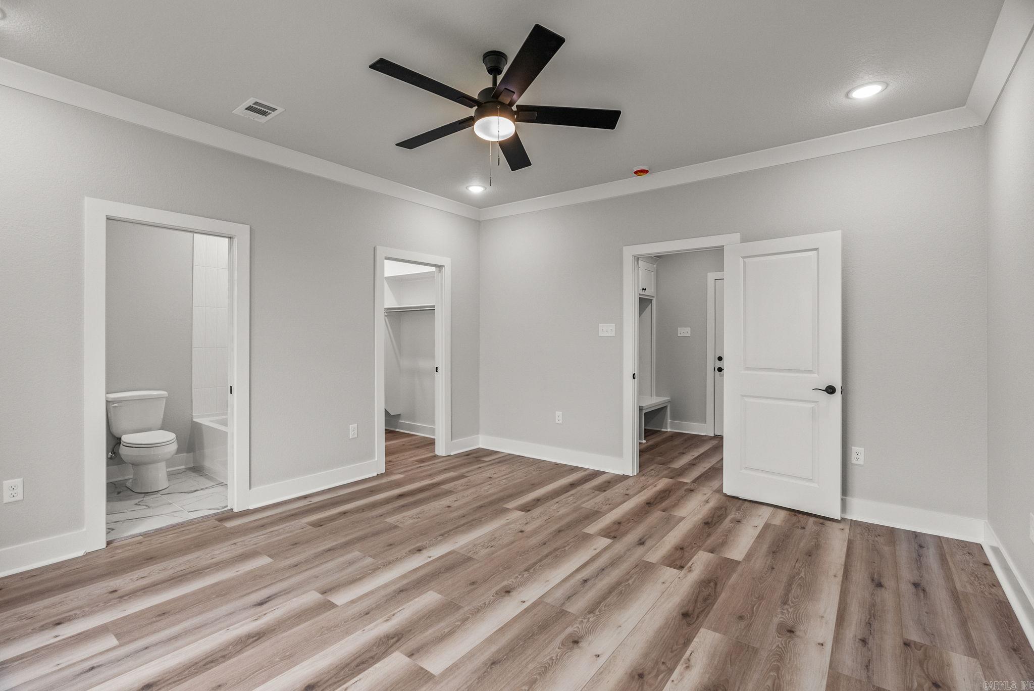 2318 Lakewood Circle