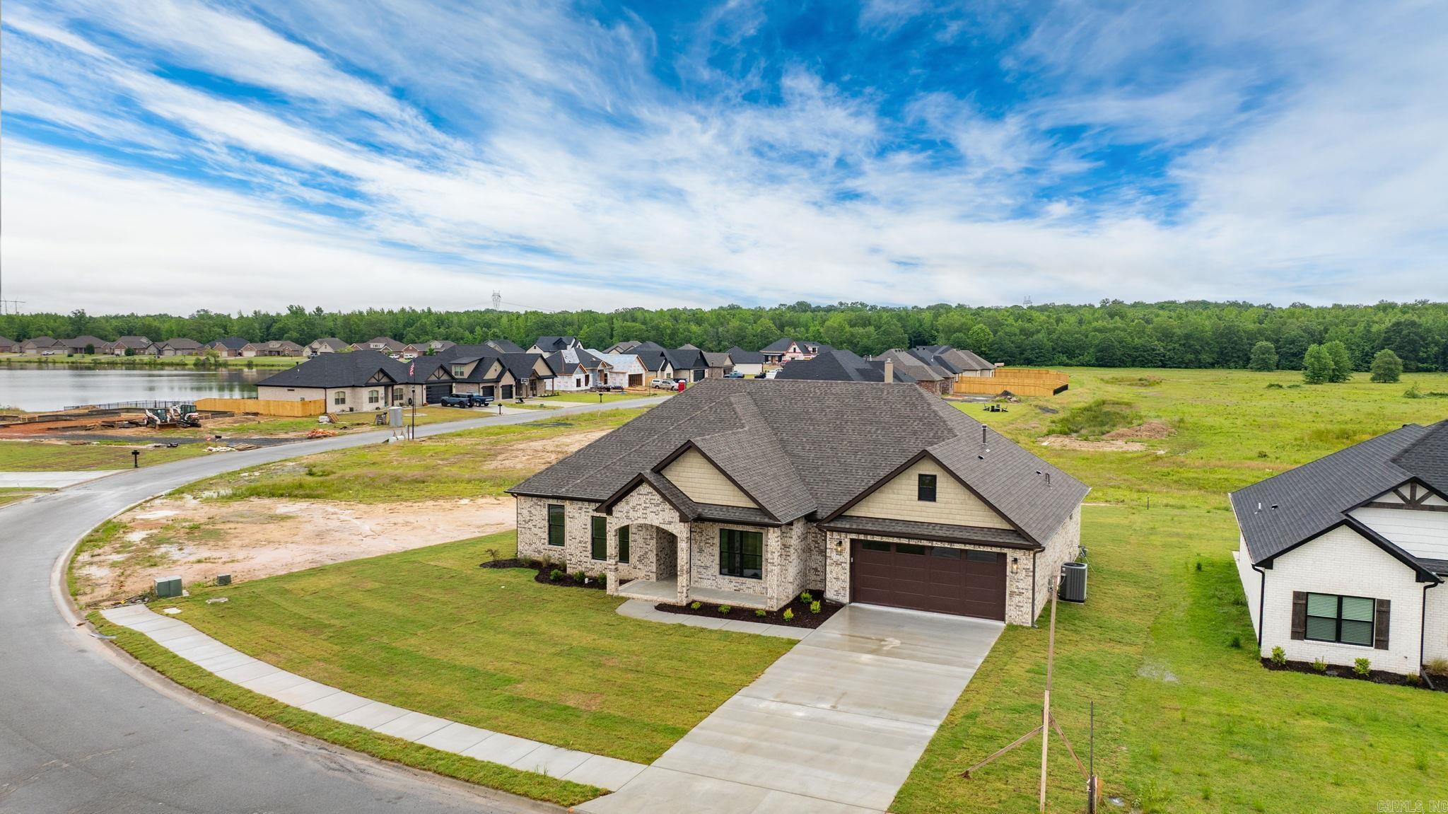 2318 Lakewood Circle