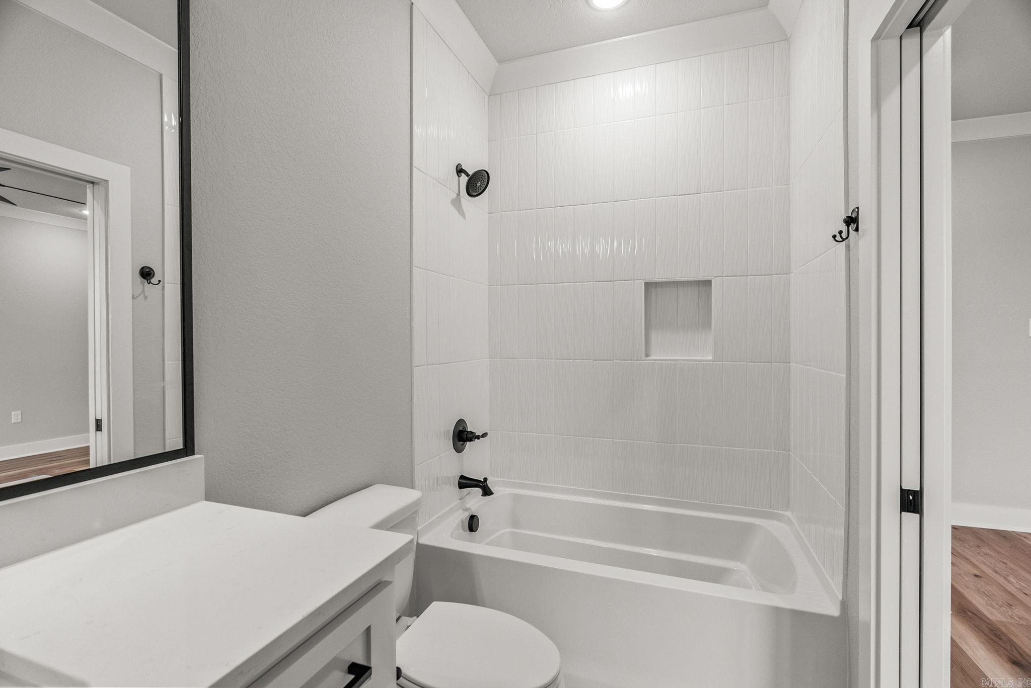 2318 Lakewood Circle