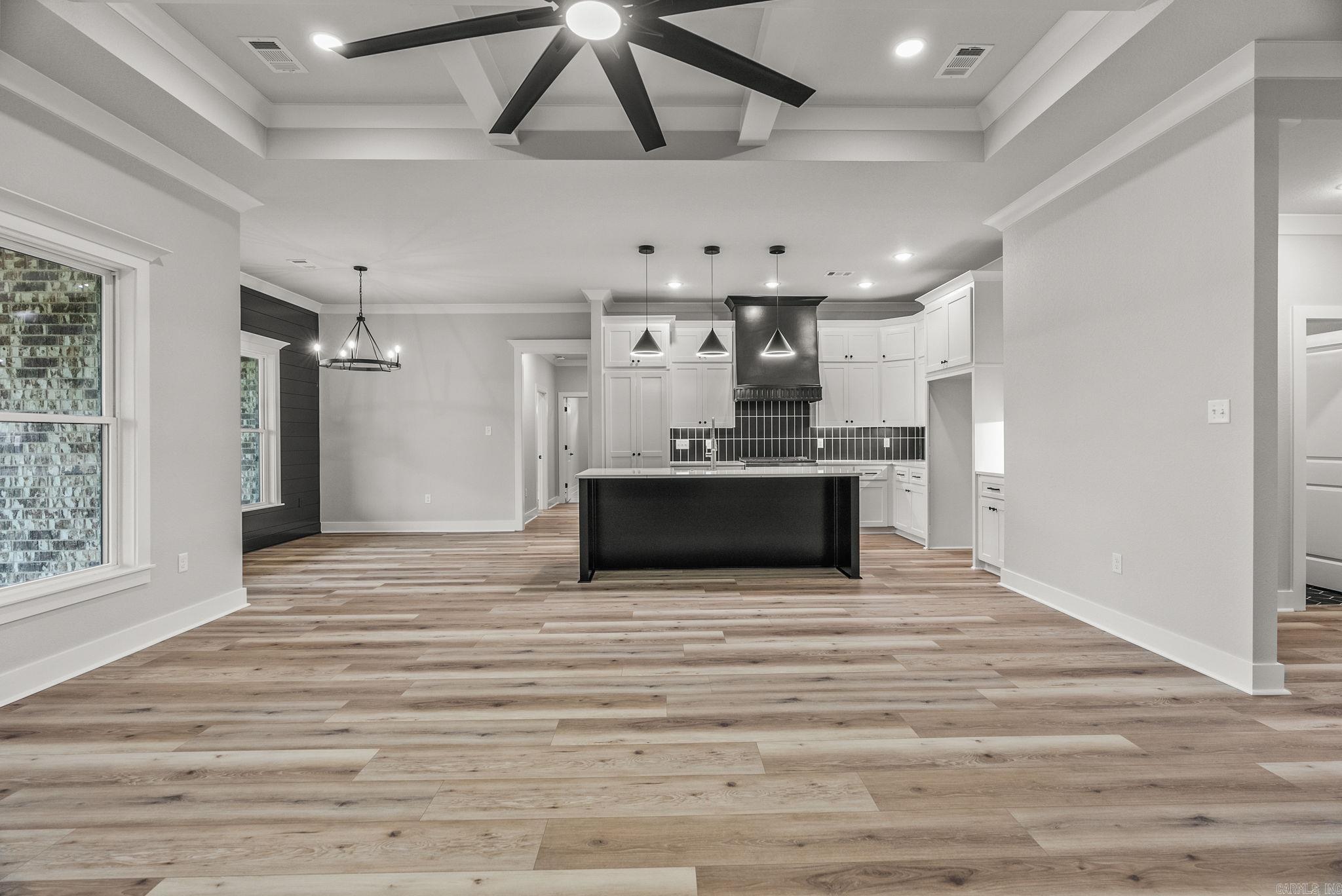 2318 Lakewood Circle