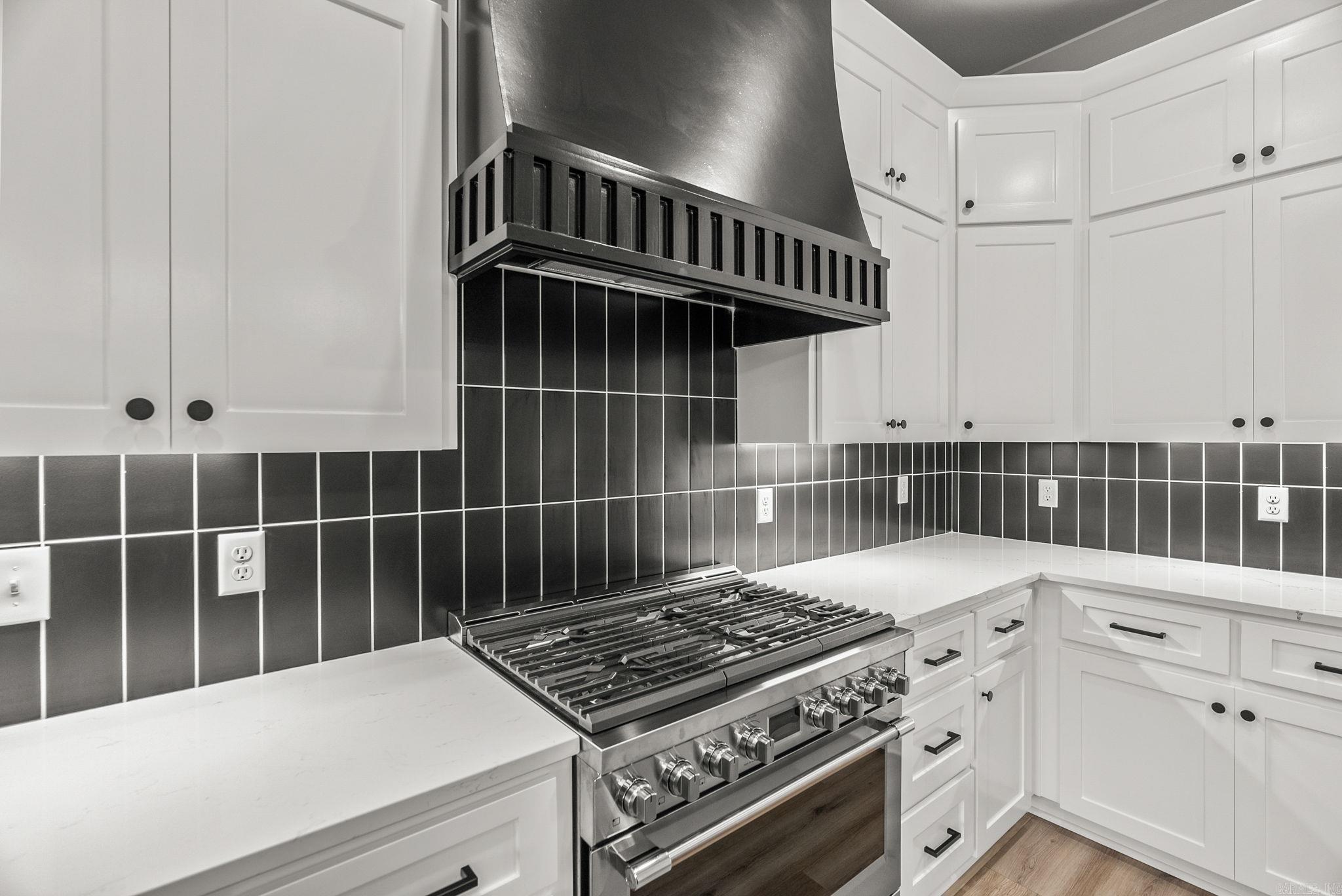 2318 Lakewood Circle