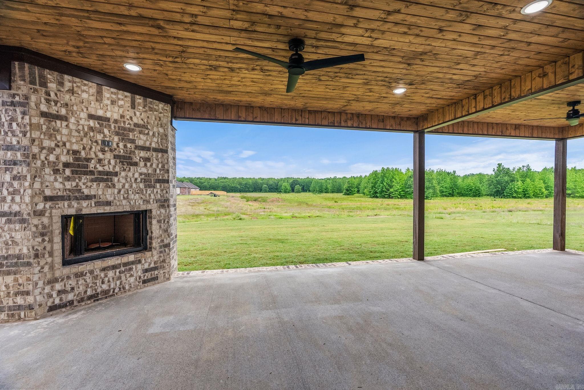 2318 Lakewood Circle