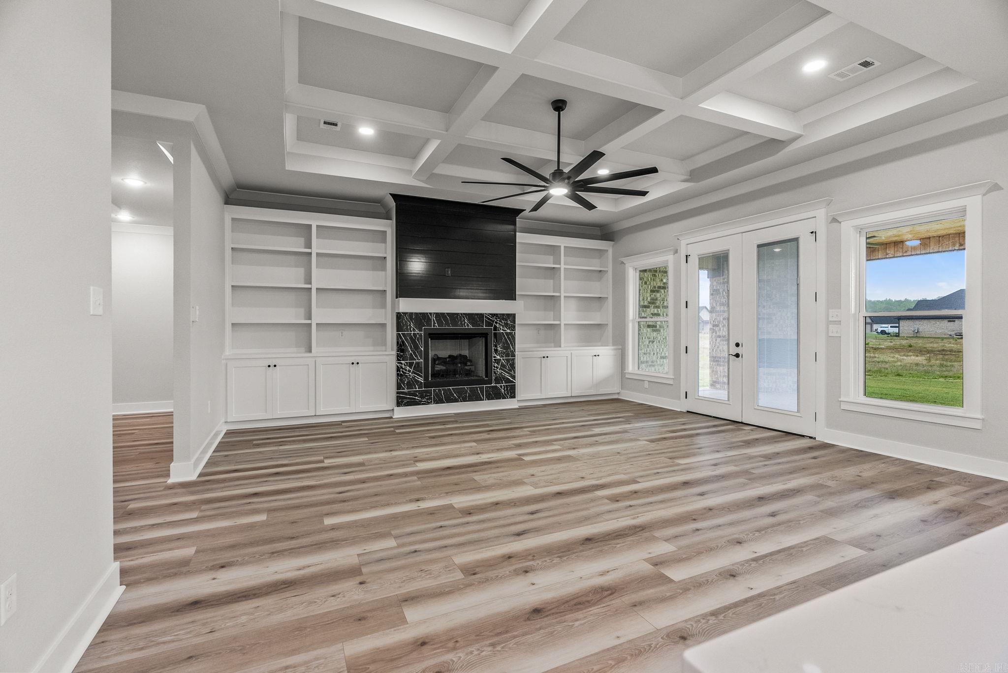 2318 Lakewood Circle