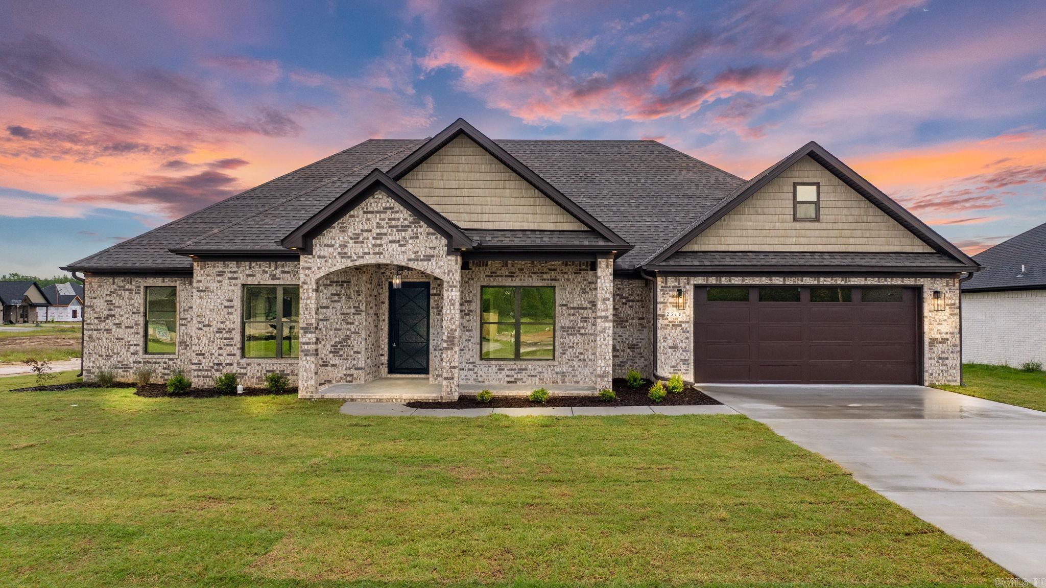 2318 Lakewood Circle