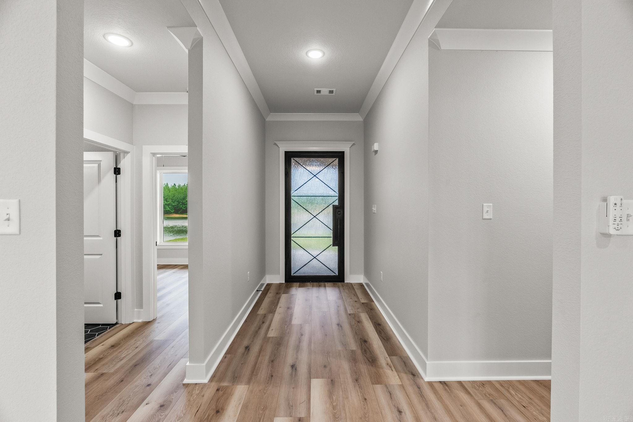 2318 Lakewood Circle