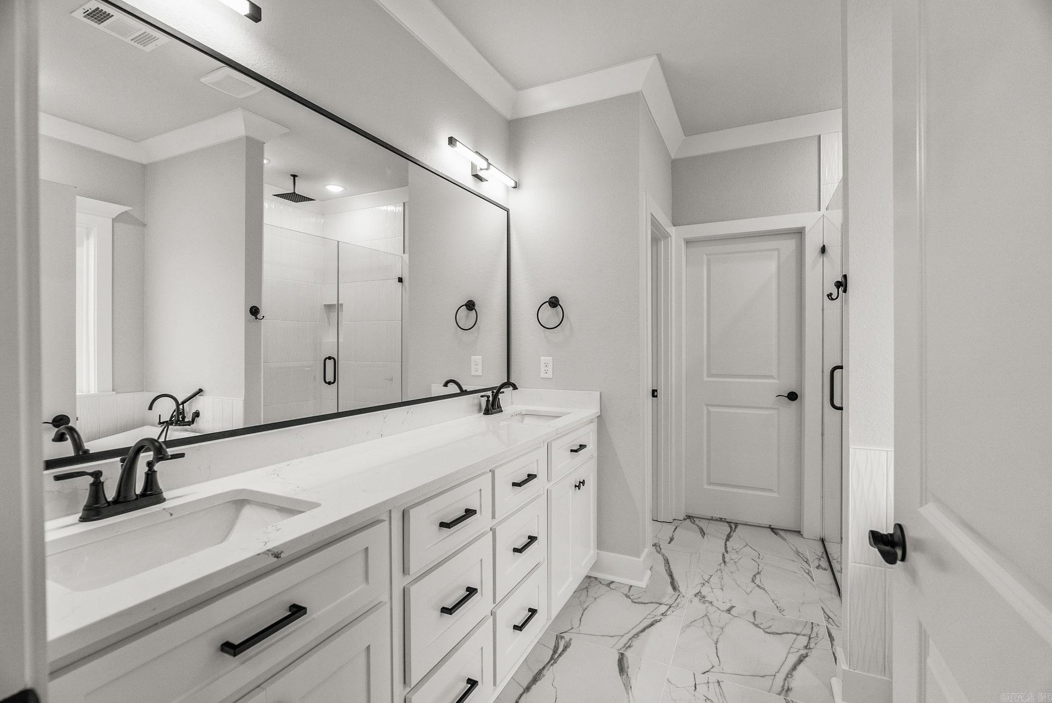 2318 Lakewood Circle