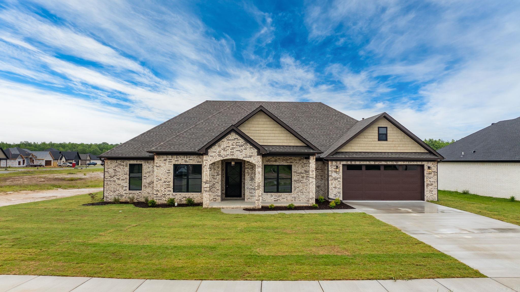 2318 Lakewood Circle