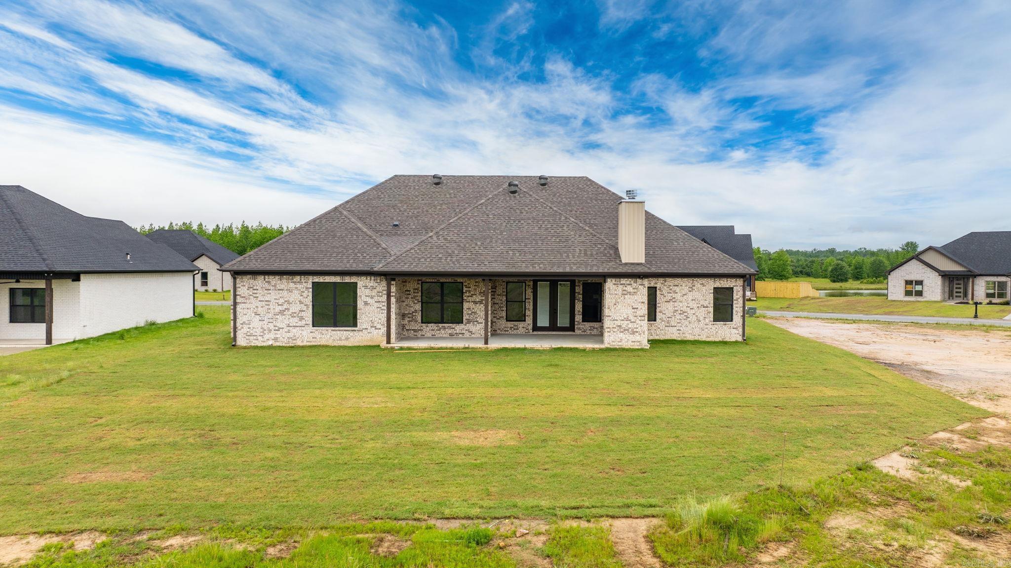 2318 Lakewood Circle