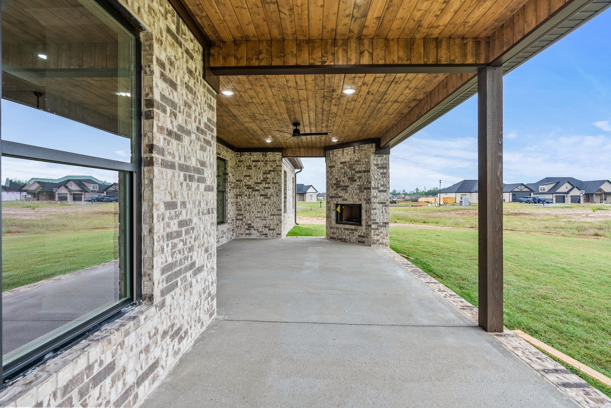 2318 Lakewood Circle